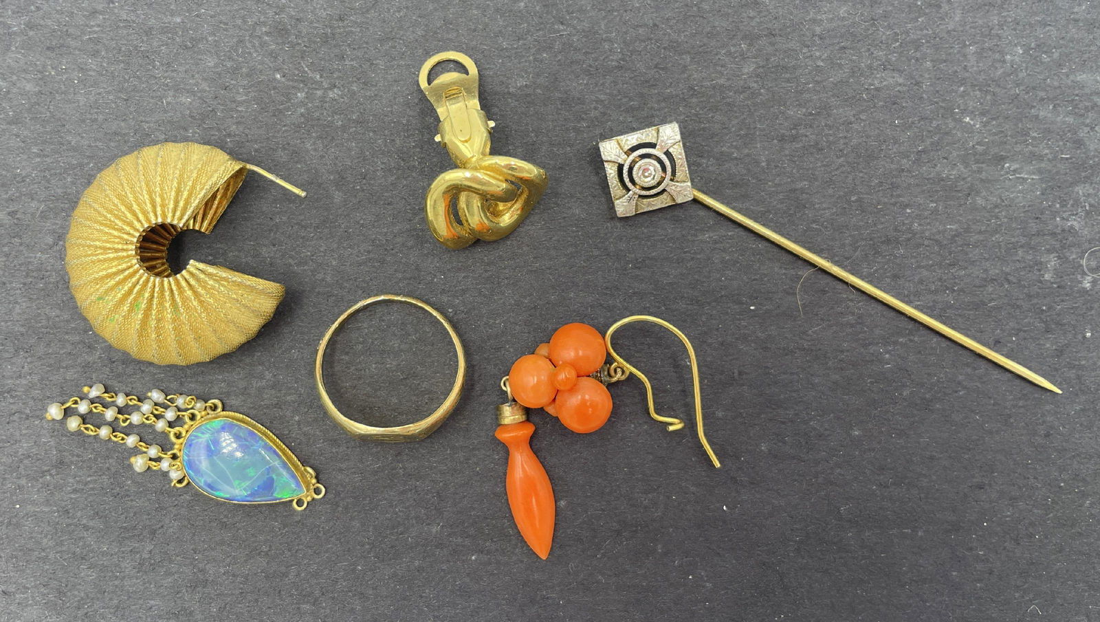 SCRAP GOLD LOT WITH OPAL AND CORAL AND DIAMOND STICK PIN, 13 GRAMS (1 of 5)