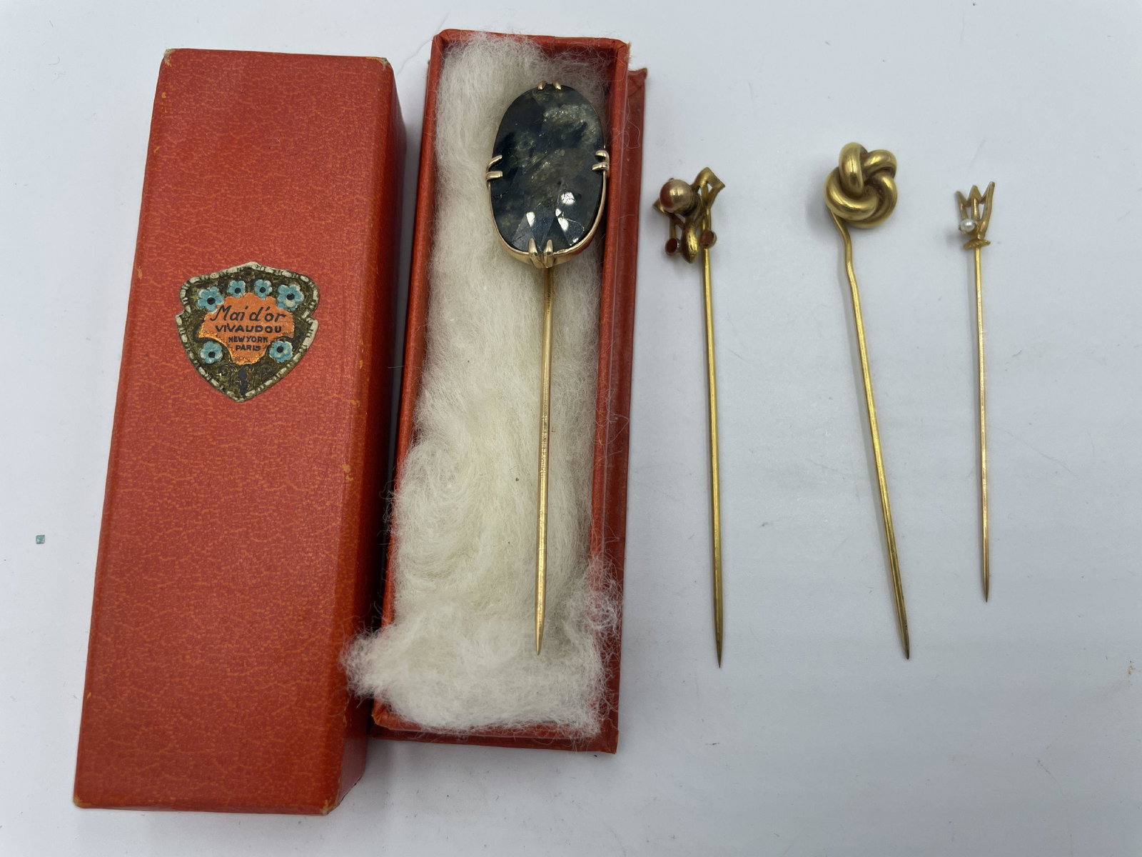 LOT OF VICTORIAN GOLD STICK PINS, 10.87 GRAMS (1 of 4)