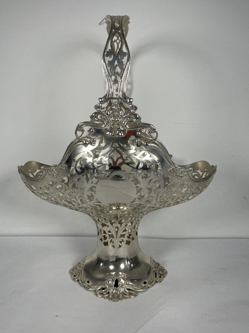 A VERY LARGE STERLING SILVER BRIDES BASKET, NOT MONOGRAMMED. 13.5" X 10" X 18" AND 38.5 TROY OUNCES (1 of 7)