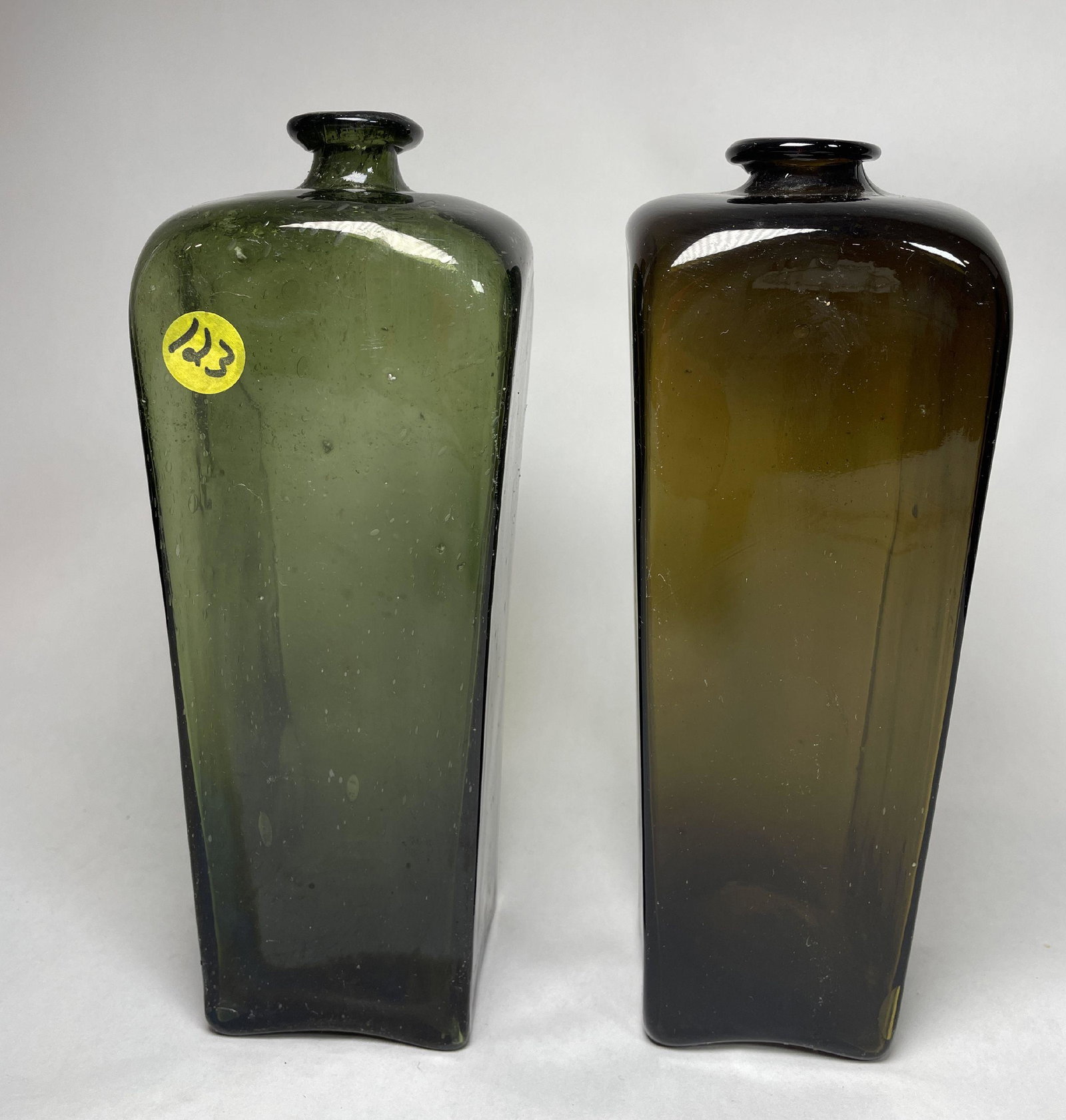 EARLY AMERICAN OLIVE GREEN BOTTLES W/ ROLLED LIP. 10" EACH (1 of 8)
