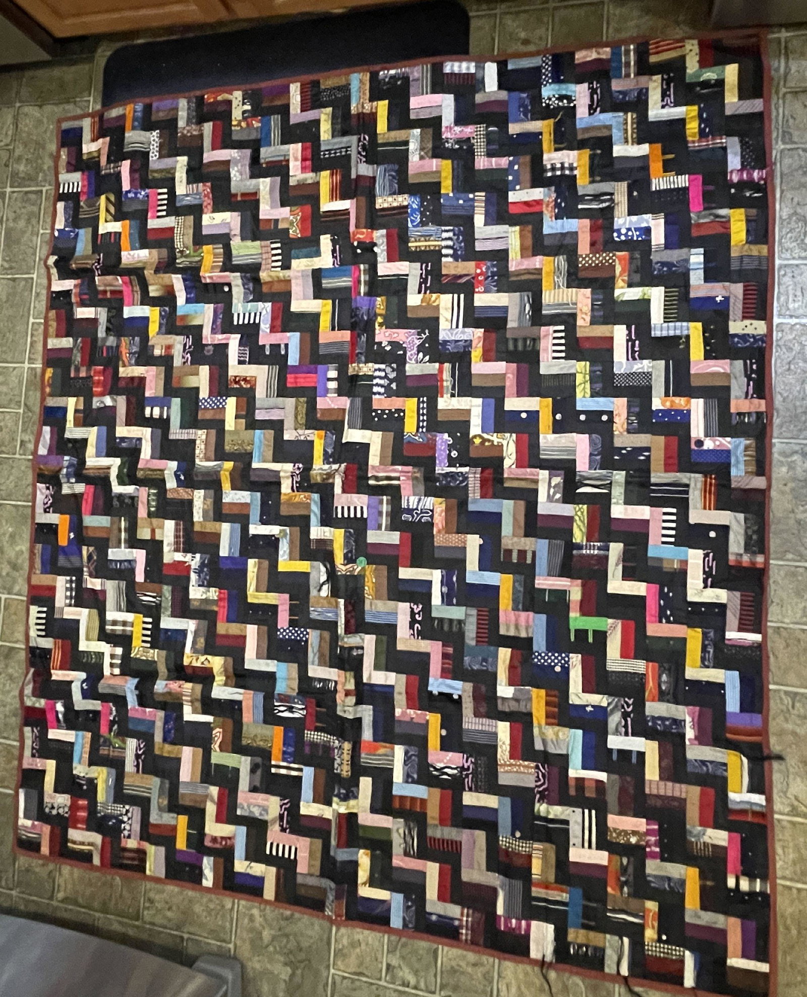 ANTIQUE QUILT: ANTIQUE QUILT
