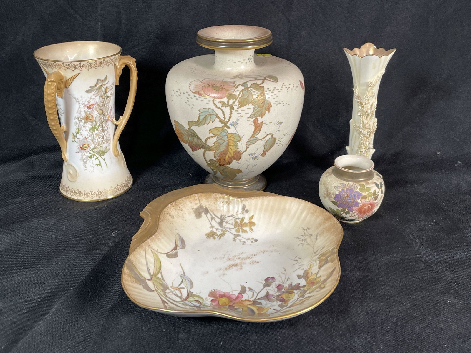 FIVE PIECES DAULTON LAMBETH: FIVE PIECES DAULTON LAMBETH