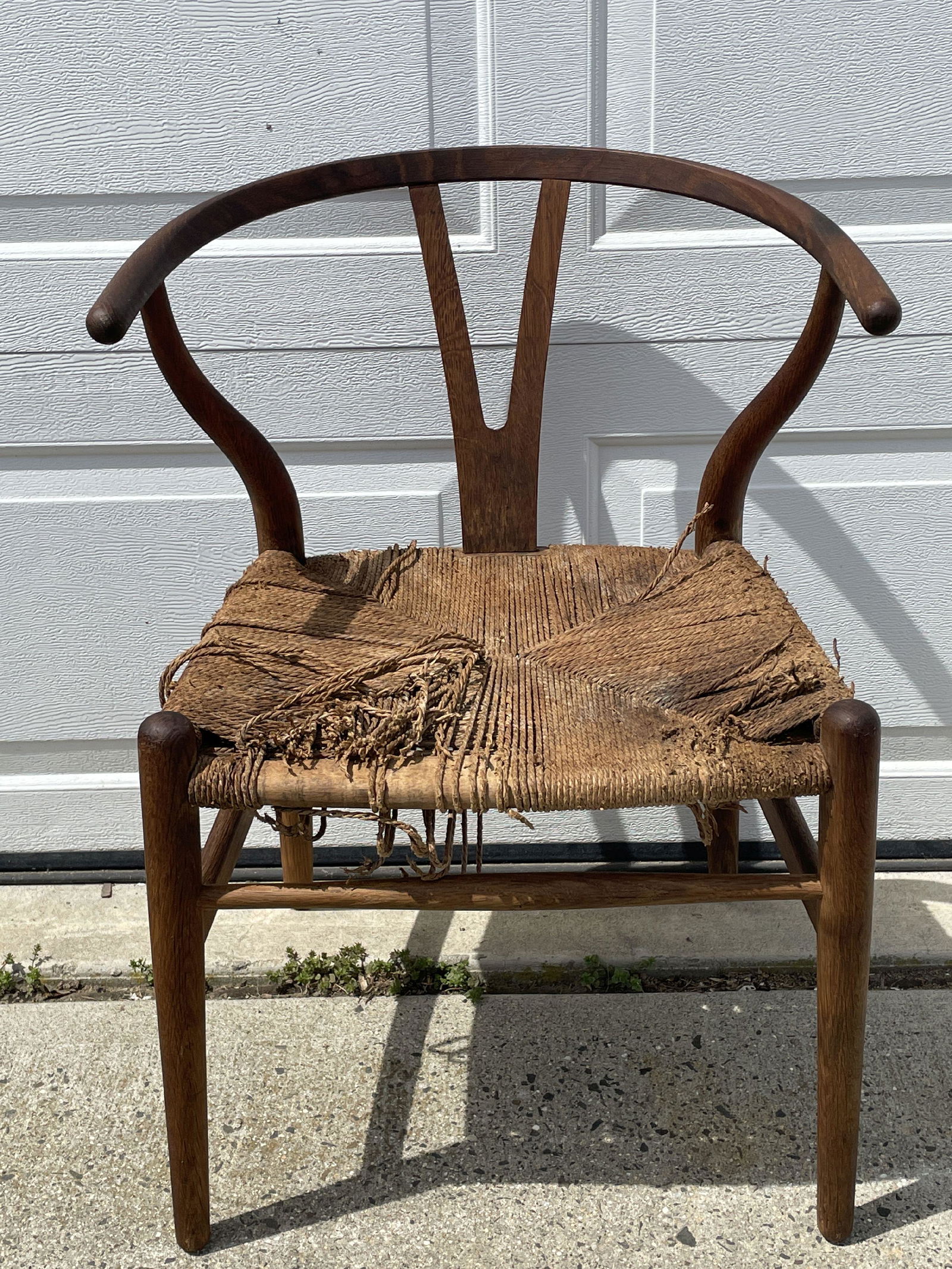 A CARL HANSEN ORIGINAL WISHBONE CHAIR: A CARL HANSEN ORIGINAL WISHBONE CHAIR