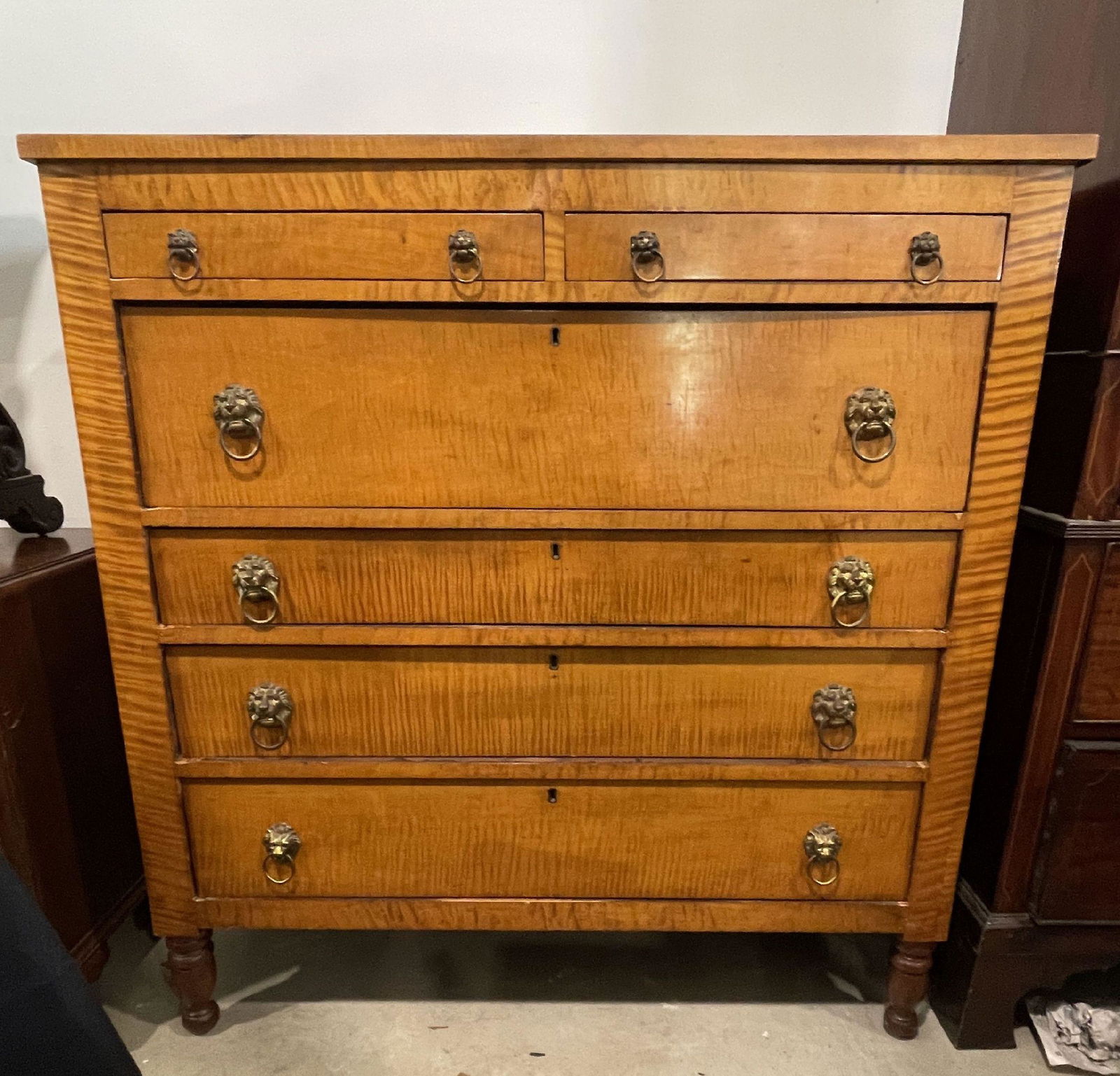 A LATE EMPIRE TIGER MAPLE CHEST OF DRAWERS, 45.5" X 21" X 47" (1 of 10)