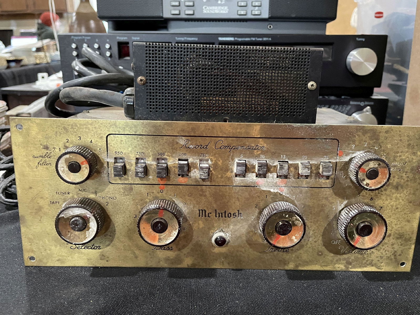 アンプ Macintosh audio compensator model C8 The Audio Compensator – PS Audio