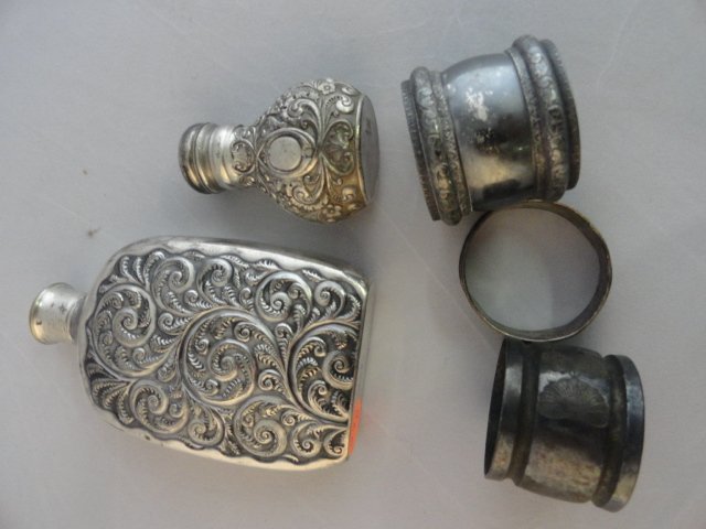 SHEFFIELD REPPOUSE FLASK & 3 NAPKIN RINGS: SHEFFIELD REPPOUSE FLASK & 3 NAPKIN RINGS