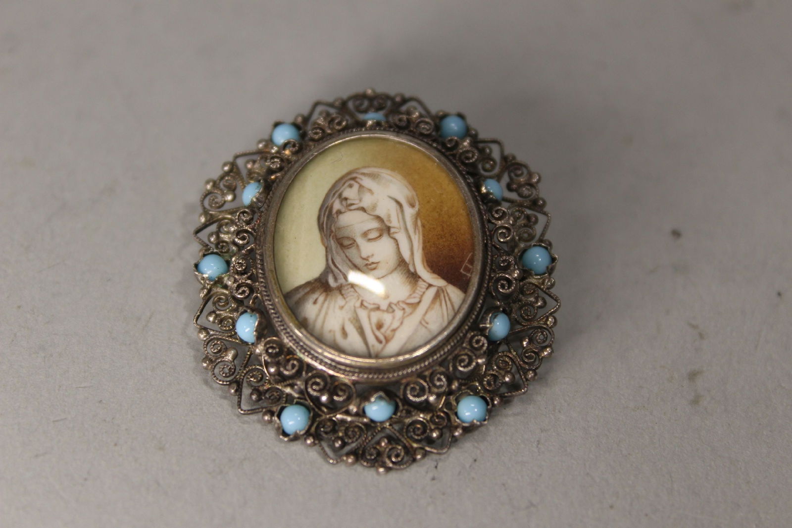800 CONTINENTAL SILVER HAND PAINTED PORTRAIT PIN OF VIRGIN MARY, 2" (1 of 3)