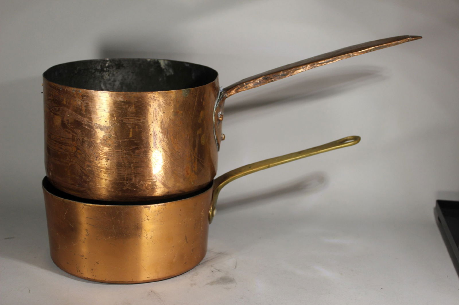 TWO SUBSTANTIAL SOLID COPPER POTS, 17" AND SMALLER (1 of 6)