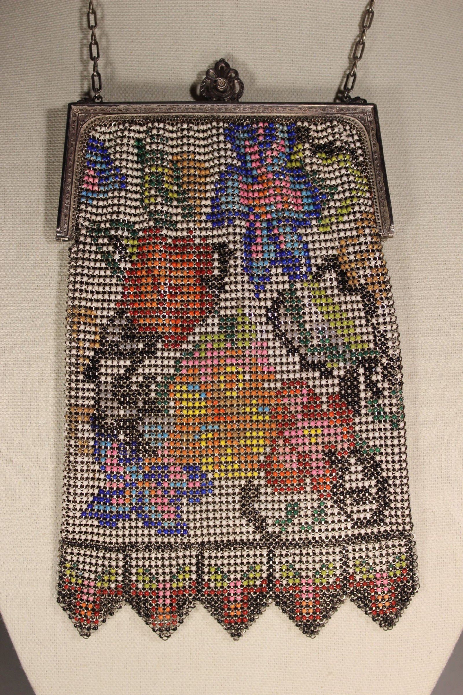 ART DECO MANDALIAN MESH LADIES BAG PURSE DECPITING FORAL BOUQUET, 8 1/2" x 5 1/2". (1 of 6)
