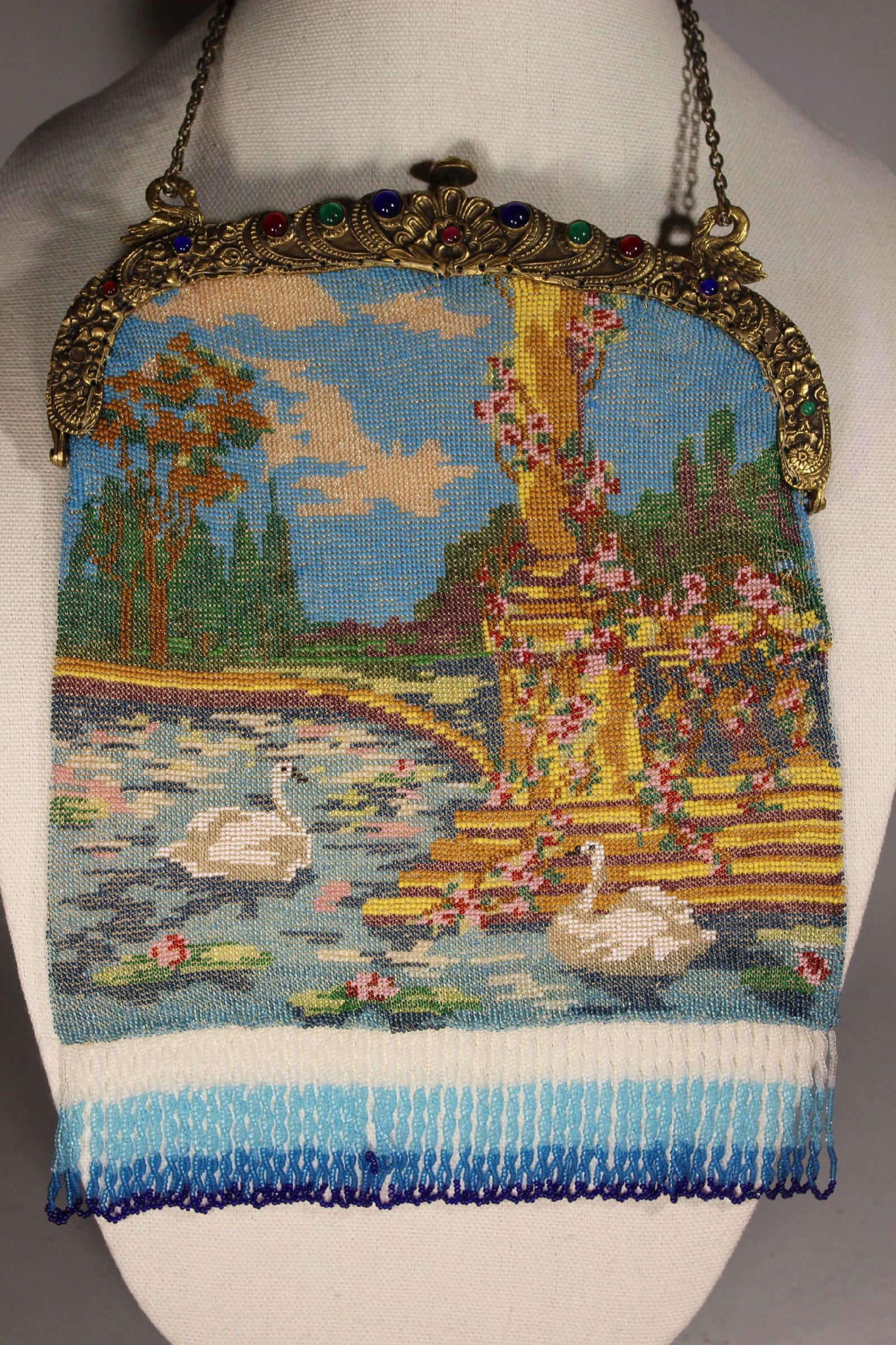EXCELLENT VICTORIAN MICRO GLASS BEADED LADIES PURSE W SEANS IN POND AND ARCHITECTURE, GOLD OVER (1 of 7)