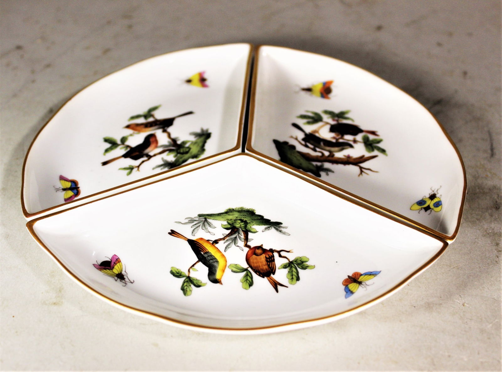 HEREND ROTHSCHILD THREE SECTIONAL CONDITMENT DISHES, TOGETHER 7 1/2" DIAMETER, VERY GOOD CONDITION.: HEREND ROTHSCHILD THREE SECTIONAL CONDITMENT DISHES, TOGETHER 7 1/2" DIAMETER, VERY GOOD CONDITION.