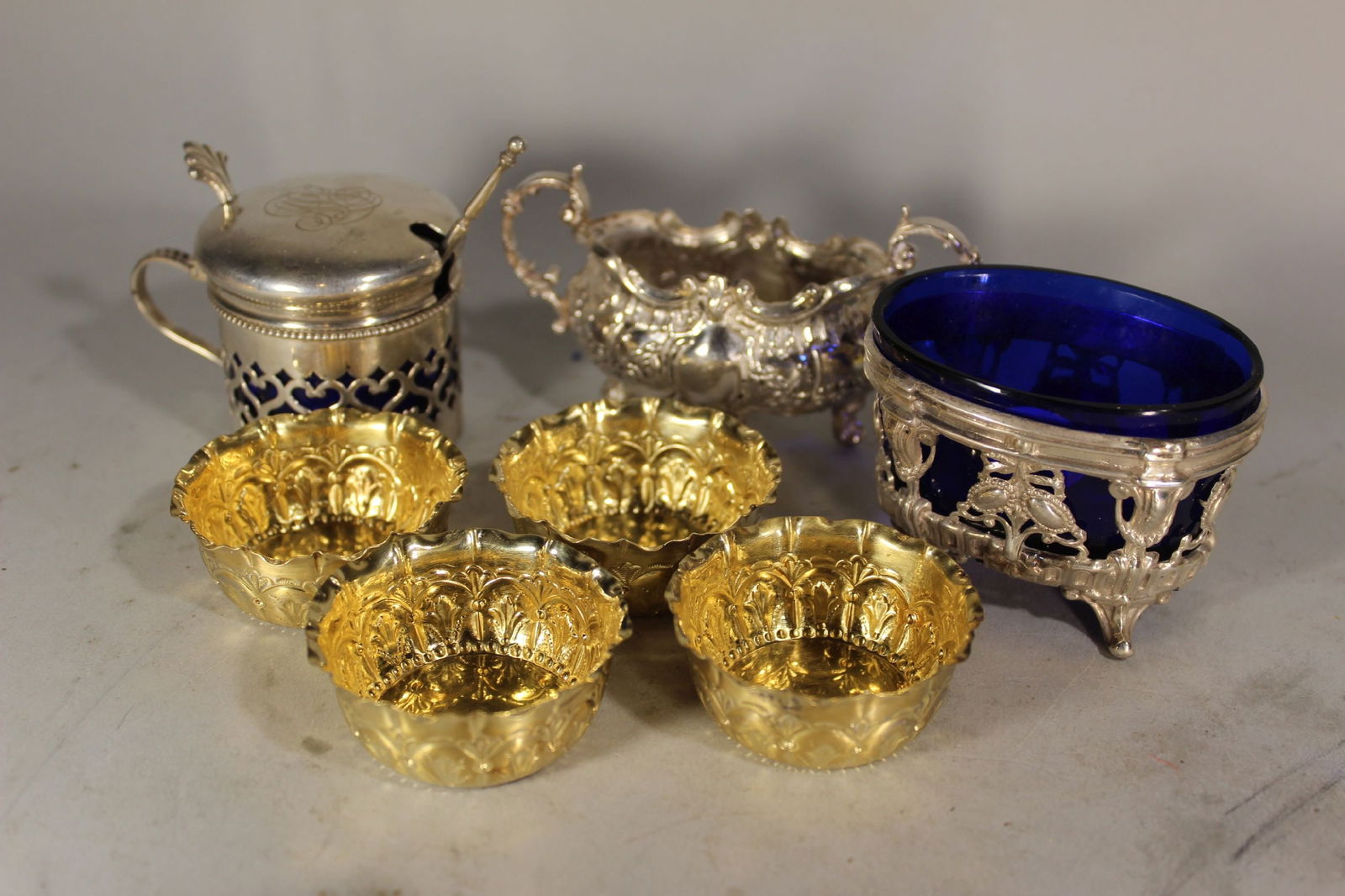 LOT: FANCY STERLING SILVER SALTS, MUSTARD POT, ETC., TOTAL WEIGHT 209.6 GRAMS (1 of 4)