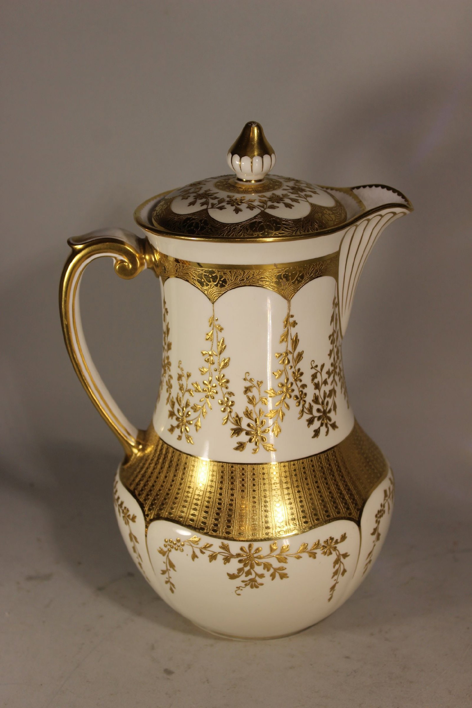 19TH C. MINTONS PASTE GOLD CHOCOLATE POT RETAILED IN NYC SACS 5TH AVE., NO DAMAGE, (1 of 3)