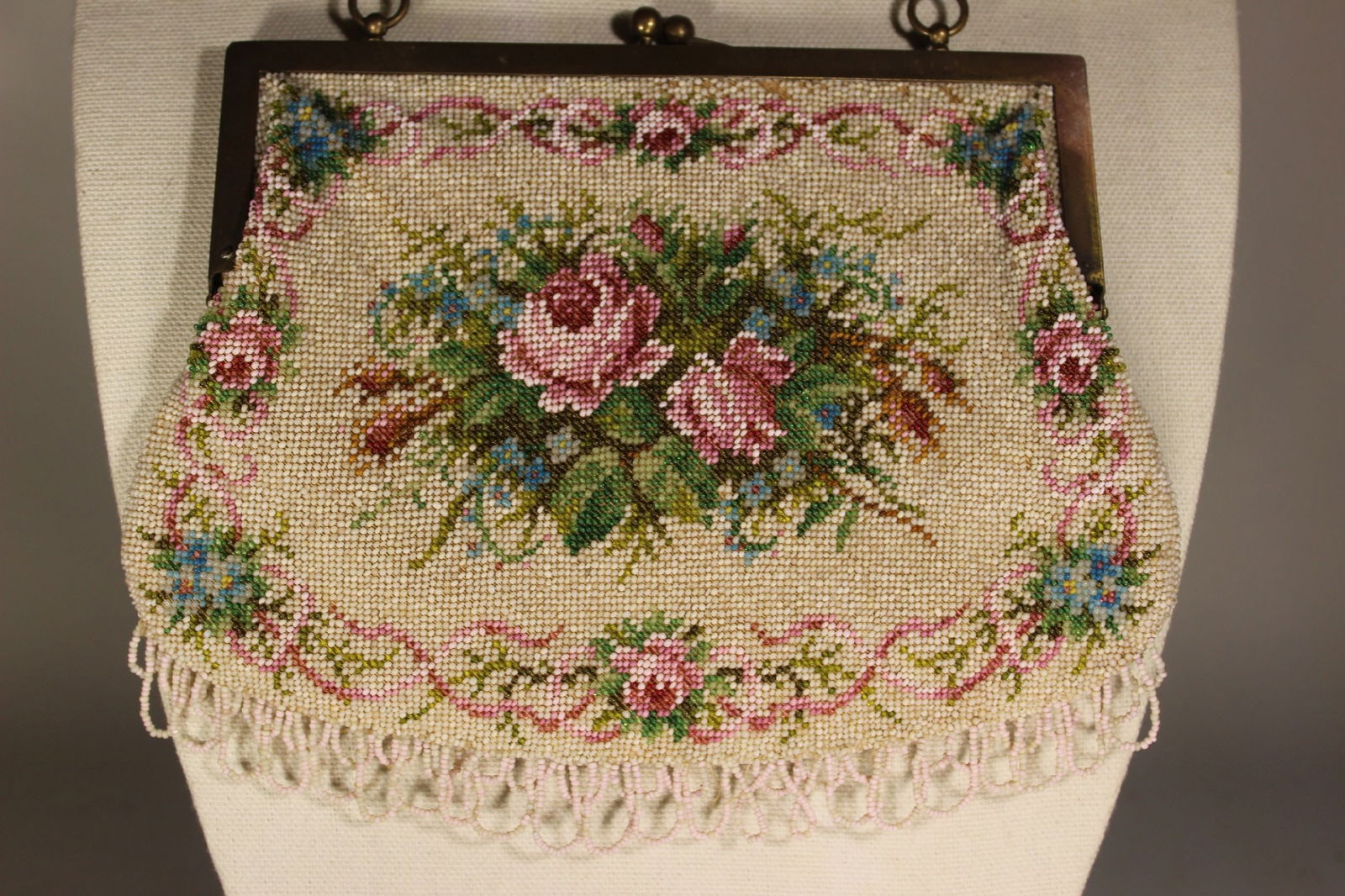 VICTORIAN GLASS BEADED ROSE DECORATED EVENING BAG, PURSE, LEATHER LINED, GREAT COND., 7" x 8". (1 of 5)