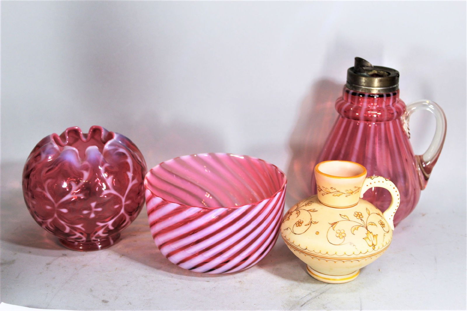 LOT: FOUR PIECES VICTORIAN ART GLASS, CRANBERRY, BURMESE, ROSE BOWL, FINGER BOWL, SYRIP BASE, 6" x 4: LOT: FOUR PIECES VICTORIAN ART GLASS, CRANBERRY, BURMESE, ROSE BOWL, FINGER BOWL, SYRIP BASE, 6" x 4 1/2" THE SYRUP.