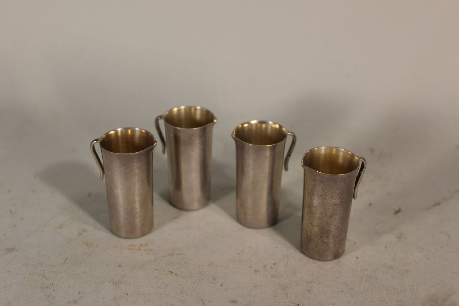 FOUR REED & BARTON STERLING SILVER MINIAUTRE PITCHERS 74.4 GRAMS 2" TALL (1 of 2)