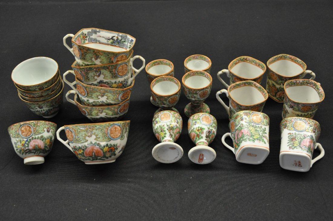 SET OF CHINESE ROSE MEDALLION CUPS: 23 Porcelain cups