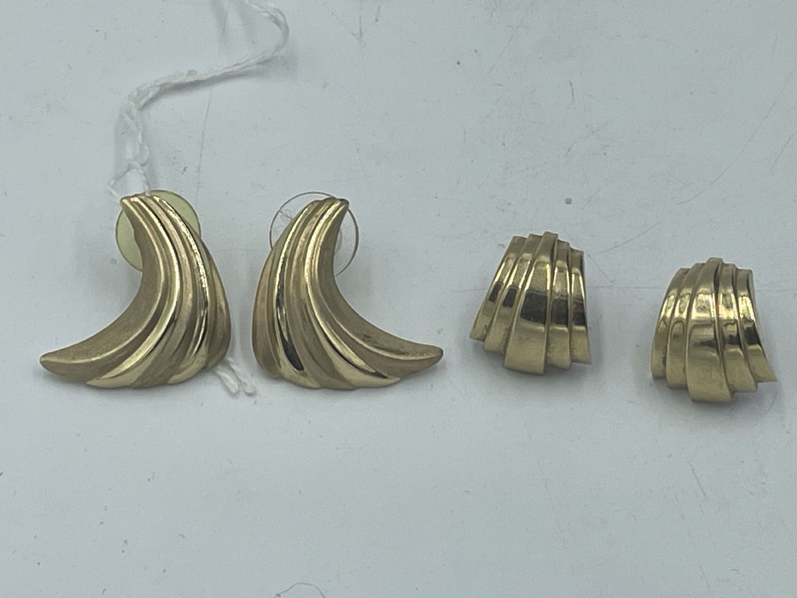 TWO PAIRS 14K GOLD EARRINGS, 7.50G (1 of 2)