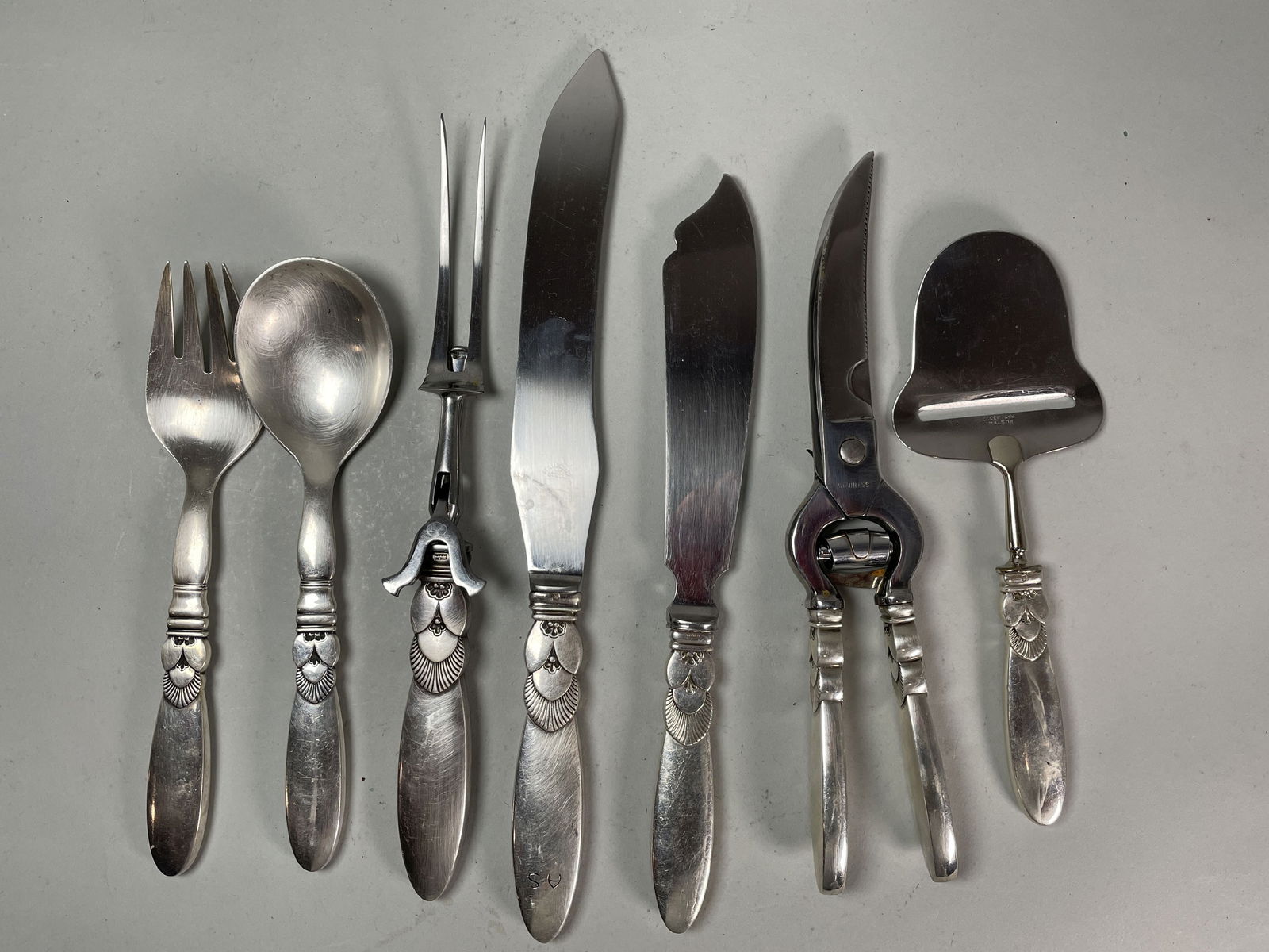 7 STERLING SILVER SERVING PIECES IN THE GEORGE JENSEN "CACTUS" PATTERN, 32.90OZT (1 of 6)