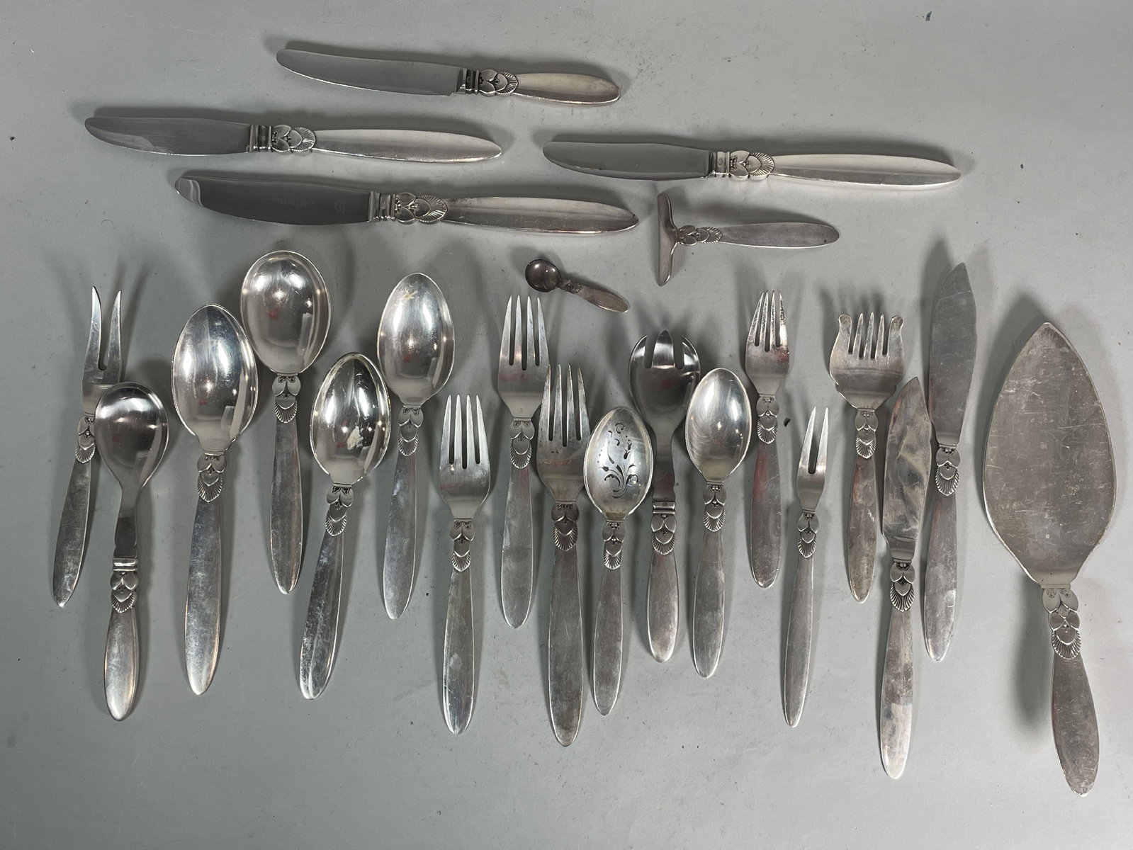 24 PIECES GEROGE JENSEN "CACTUS" PATTERN FLATWARE, 37.5OZT: 24 PIECES GEROGE JENSEN "CACTUS" PATTERN FLATWARE, 37.5OZT