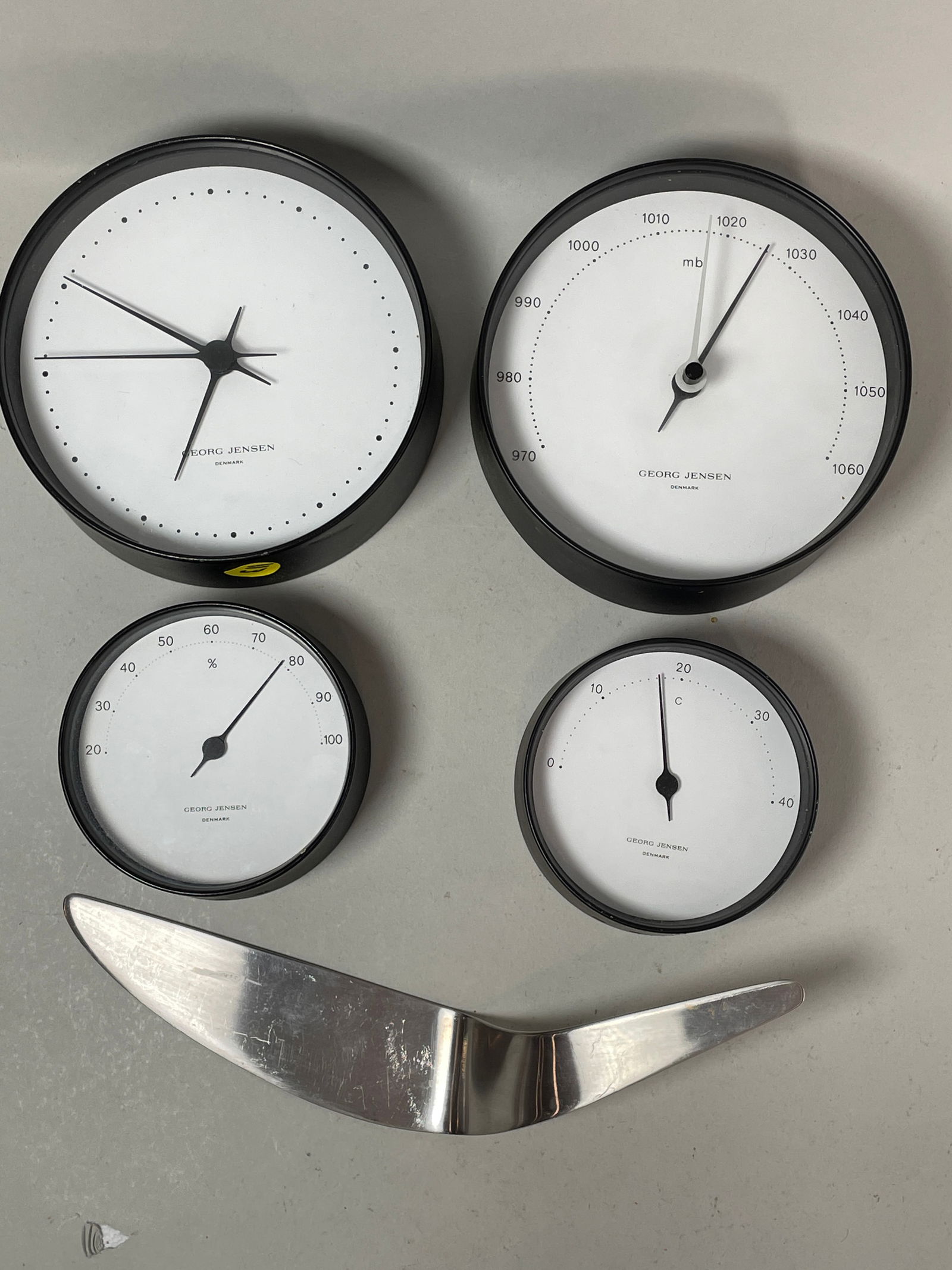 A GEORGE JENSEN CLOCK SET AND STAINLESS PIE SERVER, 8" AND SMALLER (1 of 7)
