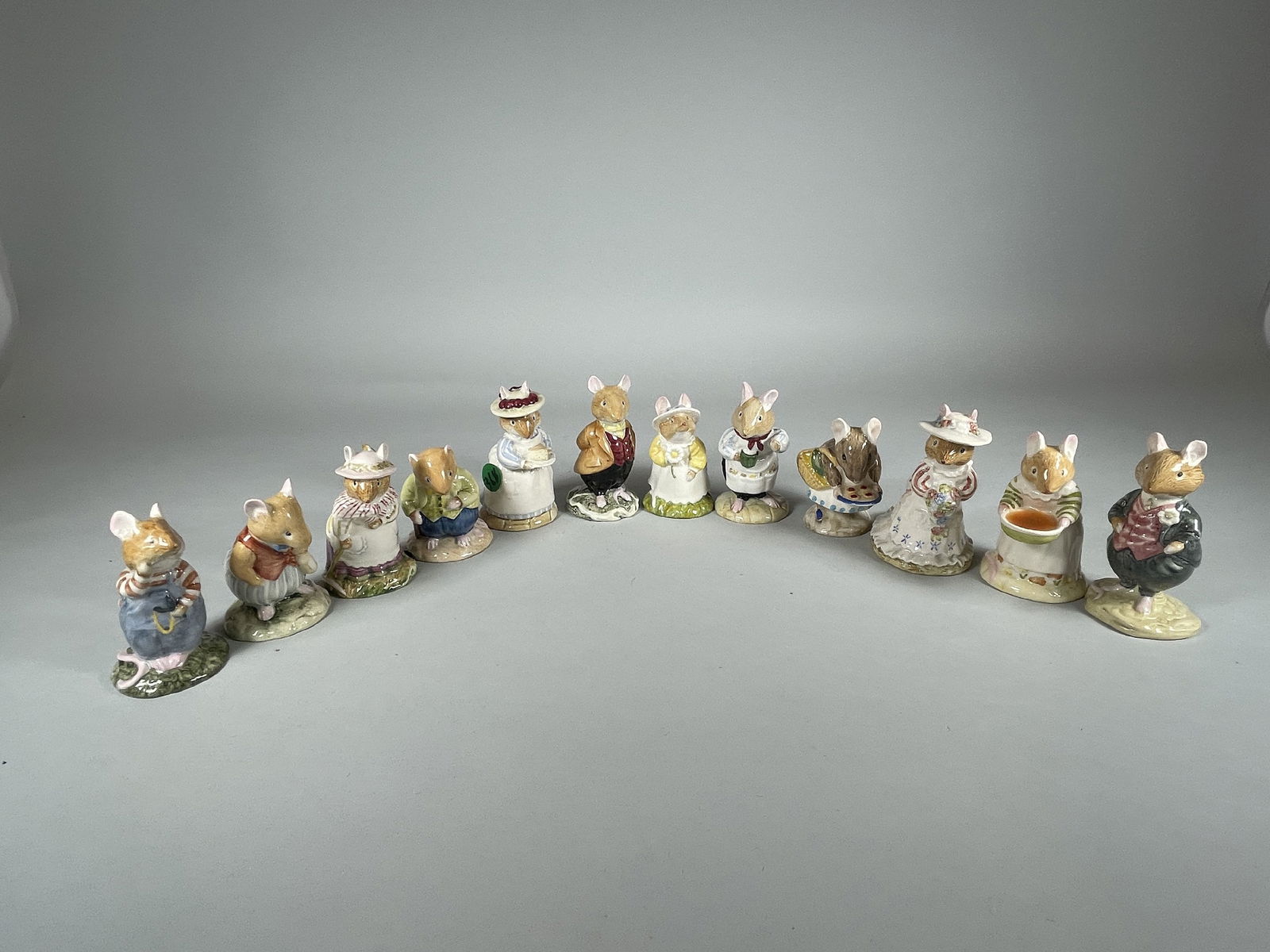 12 ROYAL DOULTON BEATRIX POTTER FIGURINES, 5" AND SMALLER: 12 ROYAL DOULTON BEATRIX POTTER FIGURINES, 5" AND SMALLER