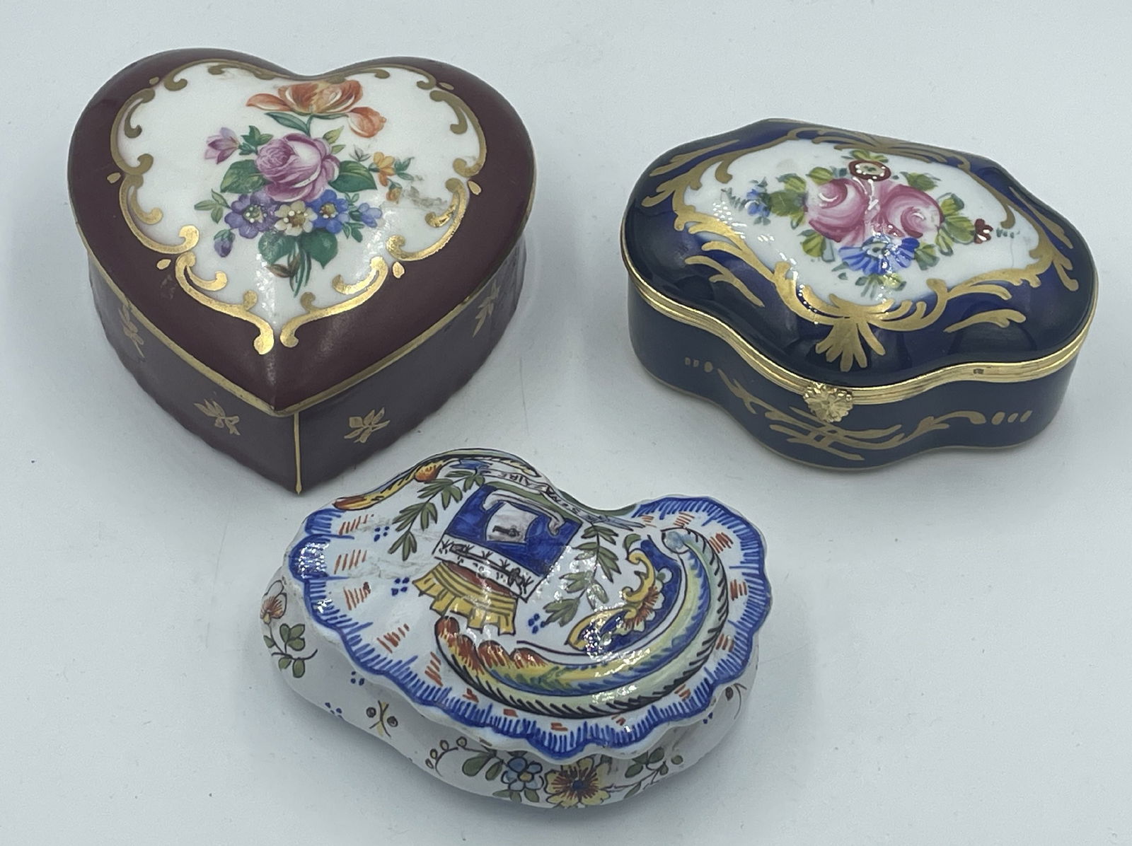 3 SMALL DRESSER BOXES, LIMOGES, FAEINCE AND ELFINWARE. 4" AND SMALLER: 3 SMALL DRESSER BOXES, LIMOGES, FAEINCE AND ELFINWARE. 4" AND SMALLER