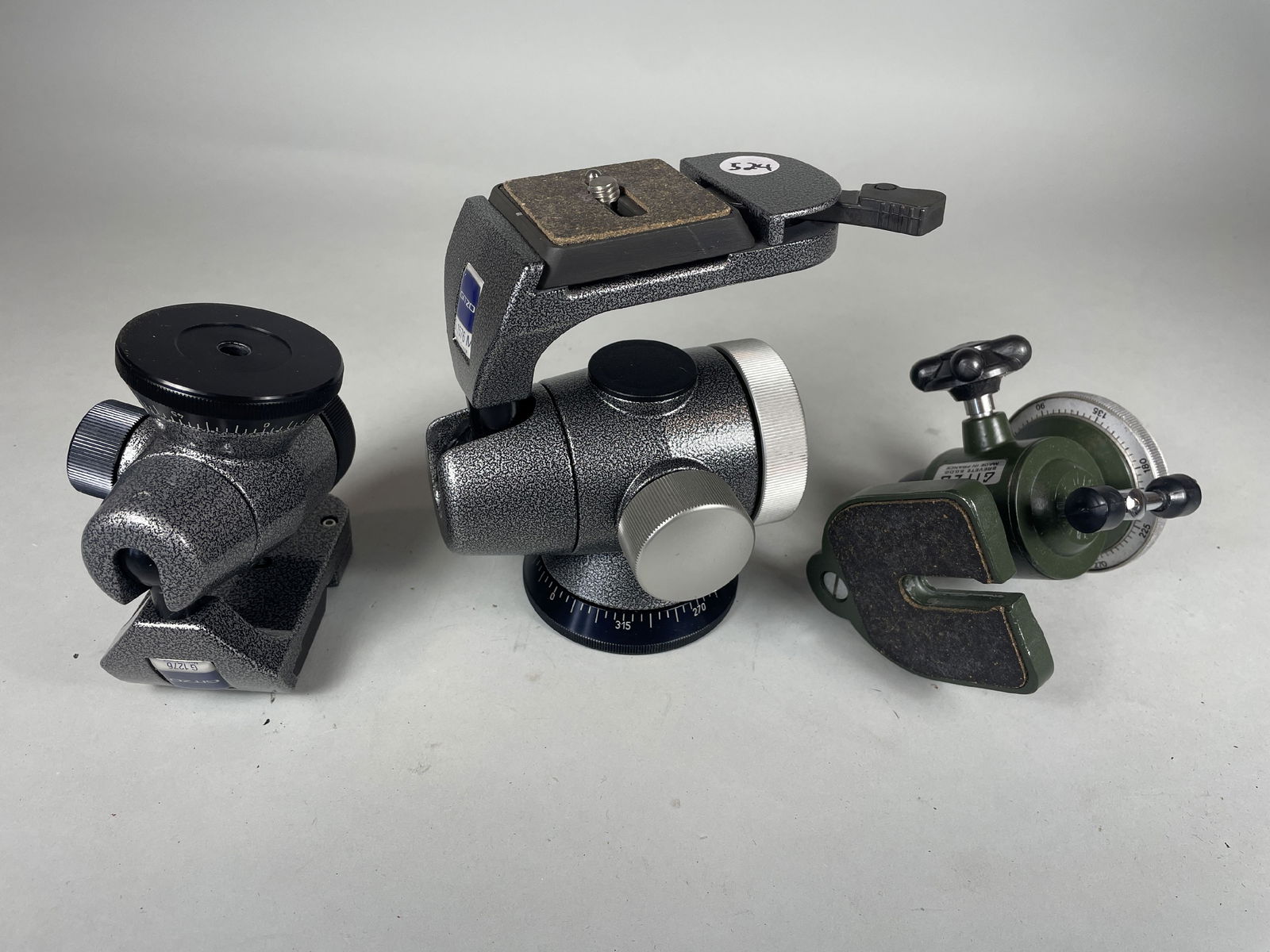 3 GITZO TRIPOD HEADS (1 of 6)