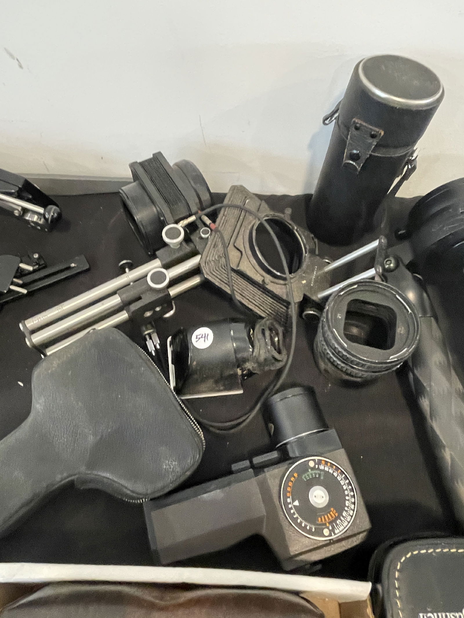 HASSELBLAD ACCESSORY LOT (1 of 5)