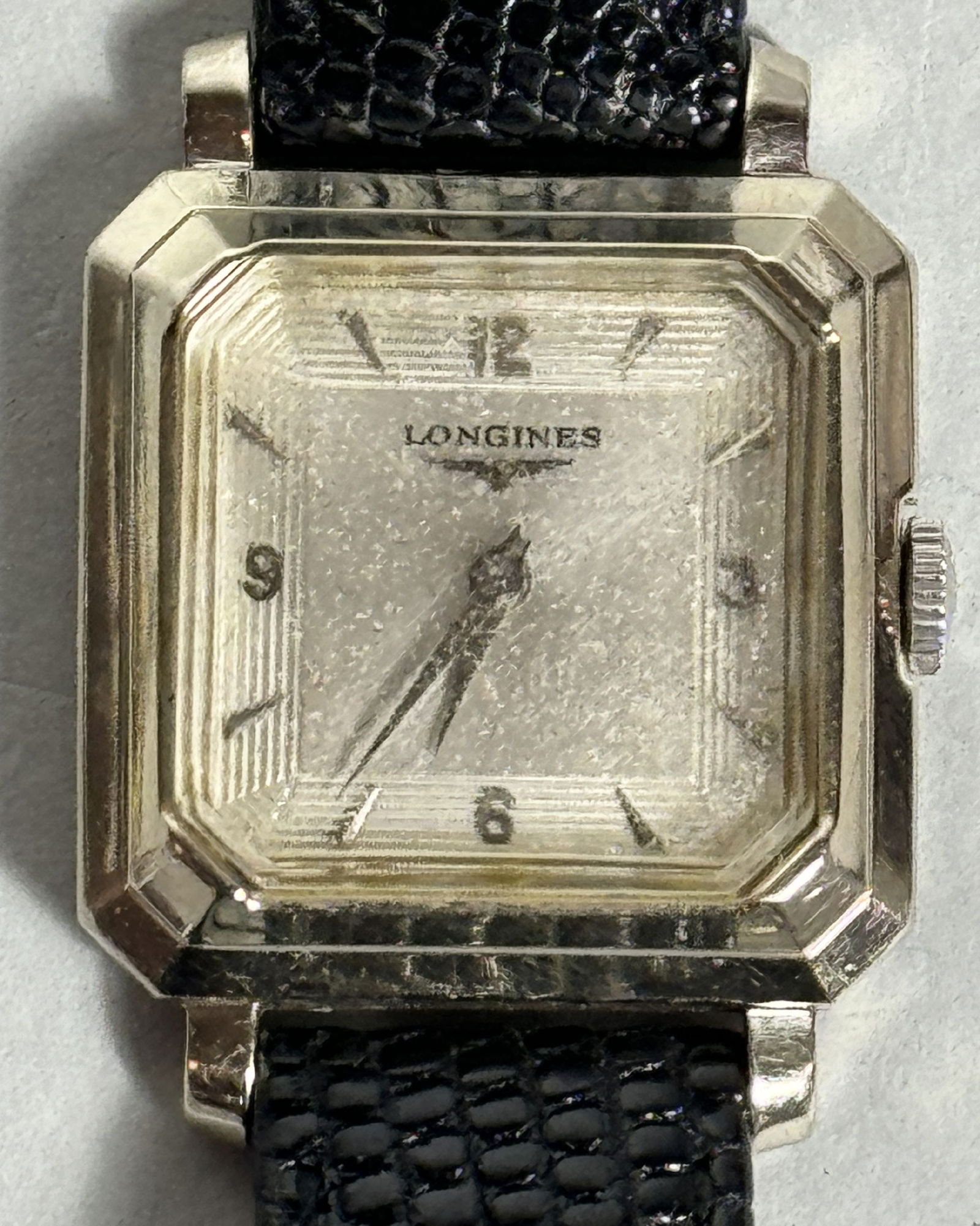 A LONGINES 14K WHITE GOLD WATCH: A LONGINES 14K WHITE GOLD WATCH