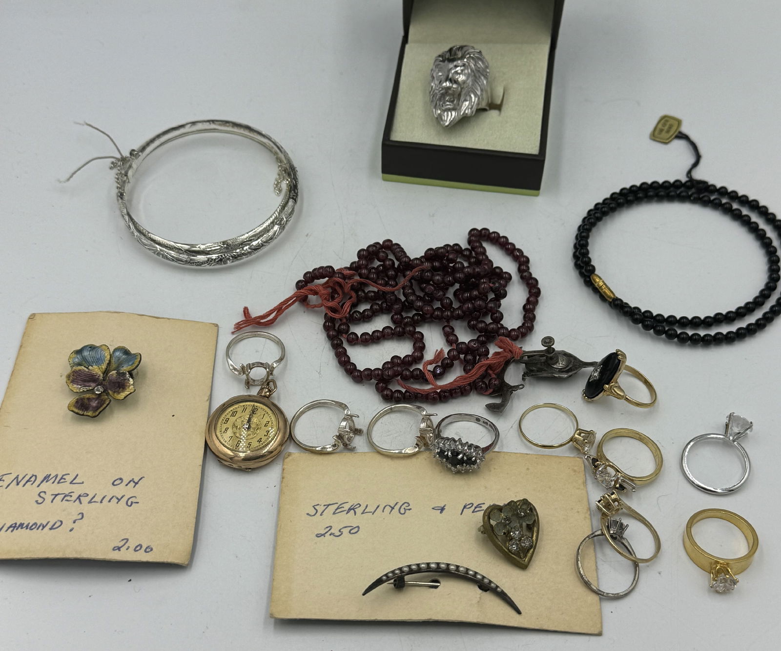 LOT OF VINTAGE STERLING SILVER , GARNET NECKLACE, VERMEIL AND SILVER RINGS ETC. (1 of 6)