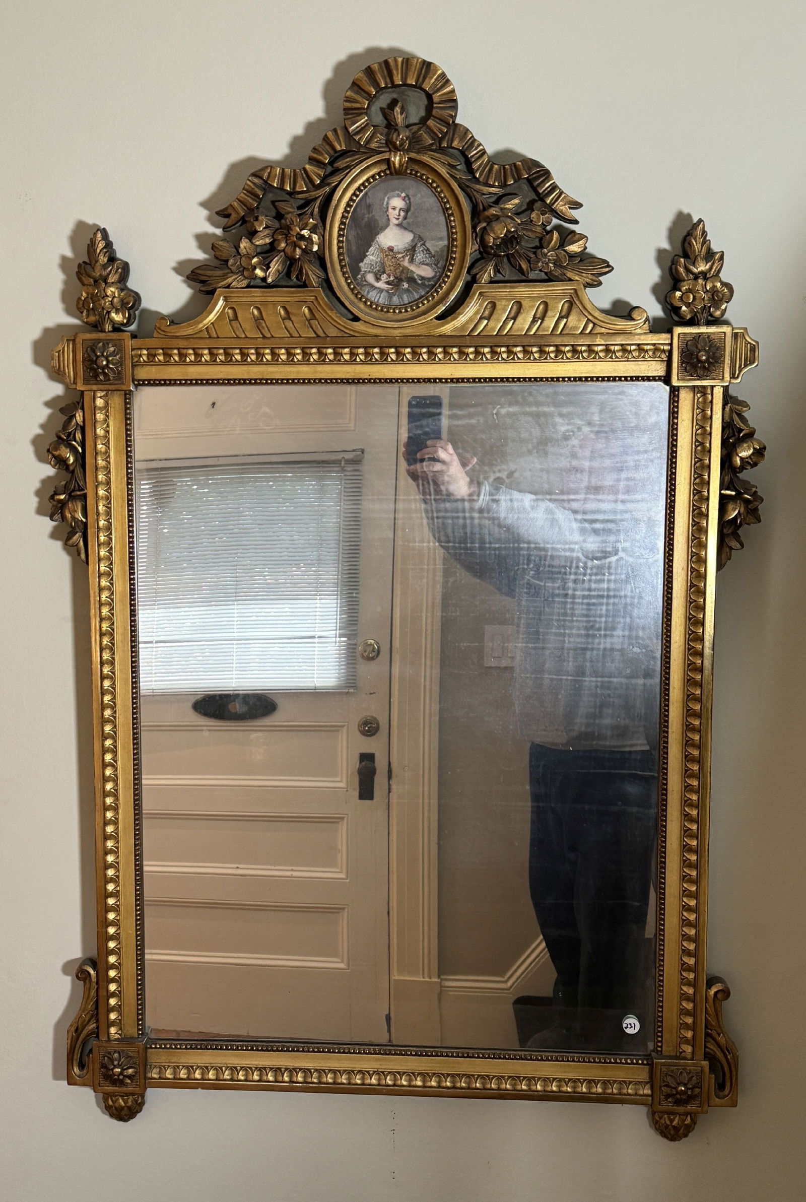 CARVED FRENCH GILDED WALL MIRROR W/ PORTRAIT PLAQUE (1 of 12)