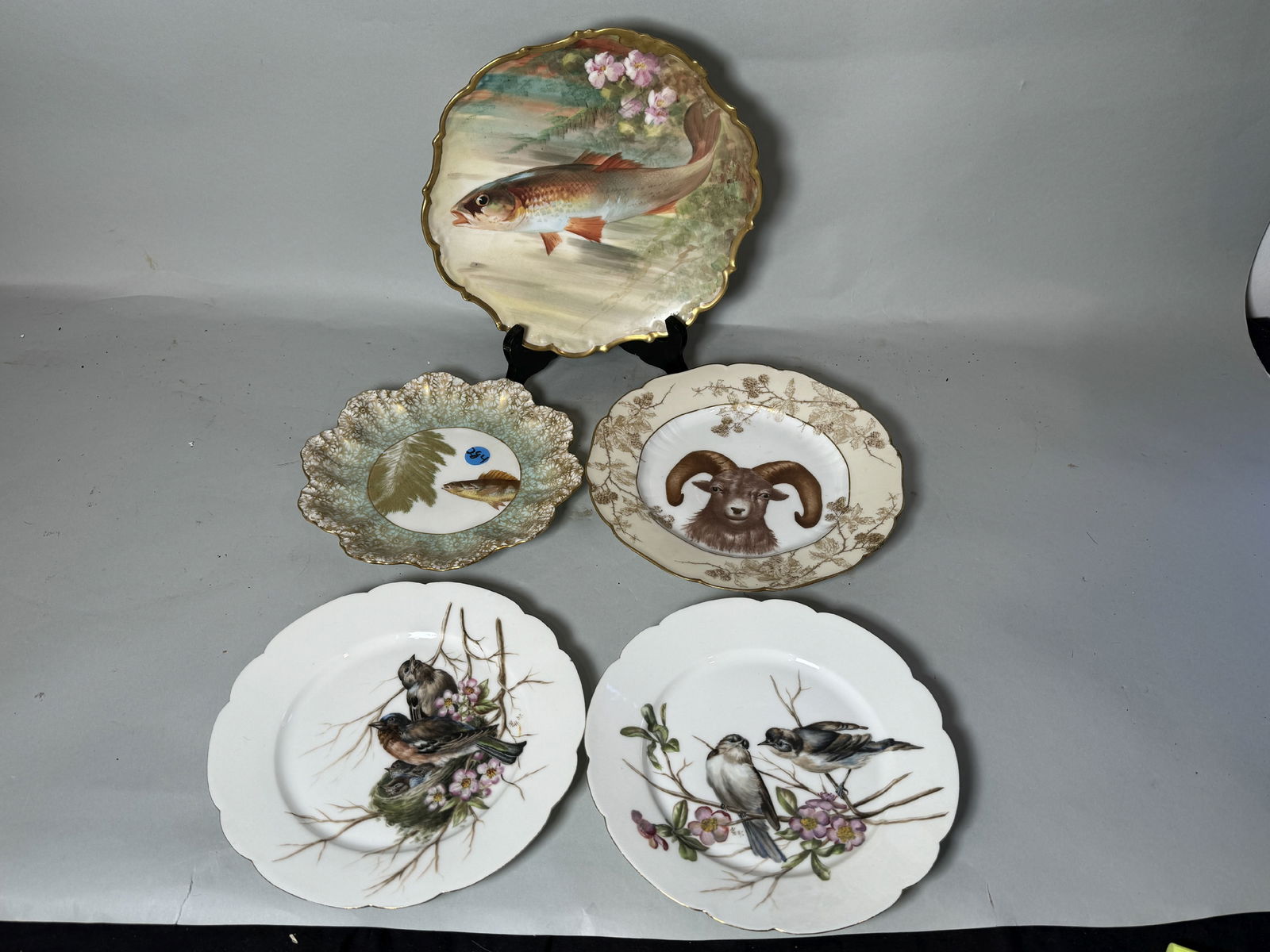 HP LIMOGES PORCELAIN PLATES W/ BIRDS/ FISH, 9.75" AND SMALLER (1 of 13)