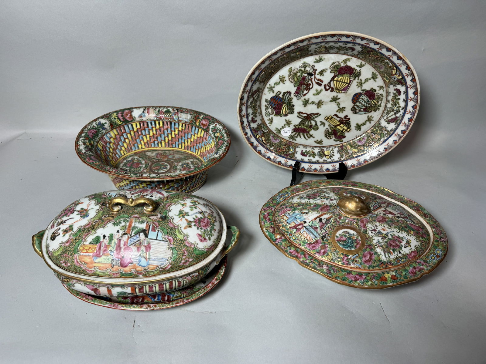 SEVEN 19TH CENTURY ROSE MEDALLION SERVING PIECES, 11" X 6" AND SMALLER (1 of 14)