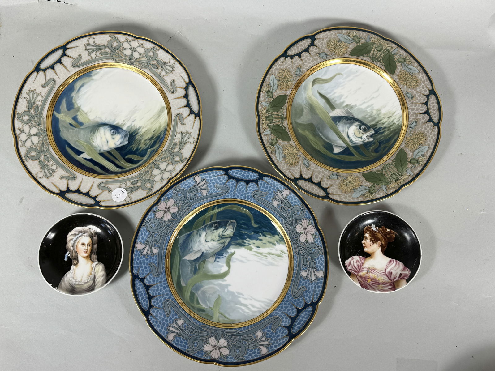 THREE ART NOUVEAU FISH PLATES AND TWO PICKARD PORTRAIT PLATES 10", 4" (1 of 12)