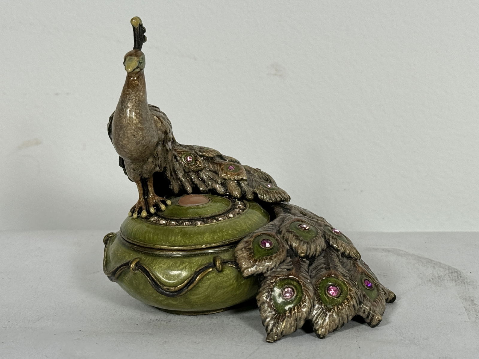 SIGNED JAY STRONGWATER TRINKET BOX WITH PEACOCK (1 of 5)