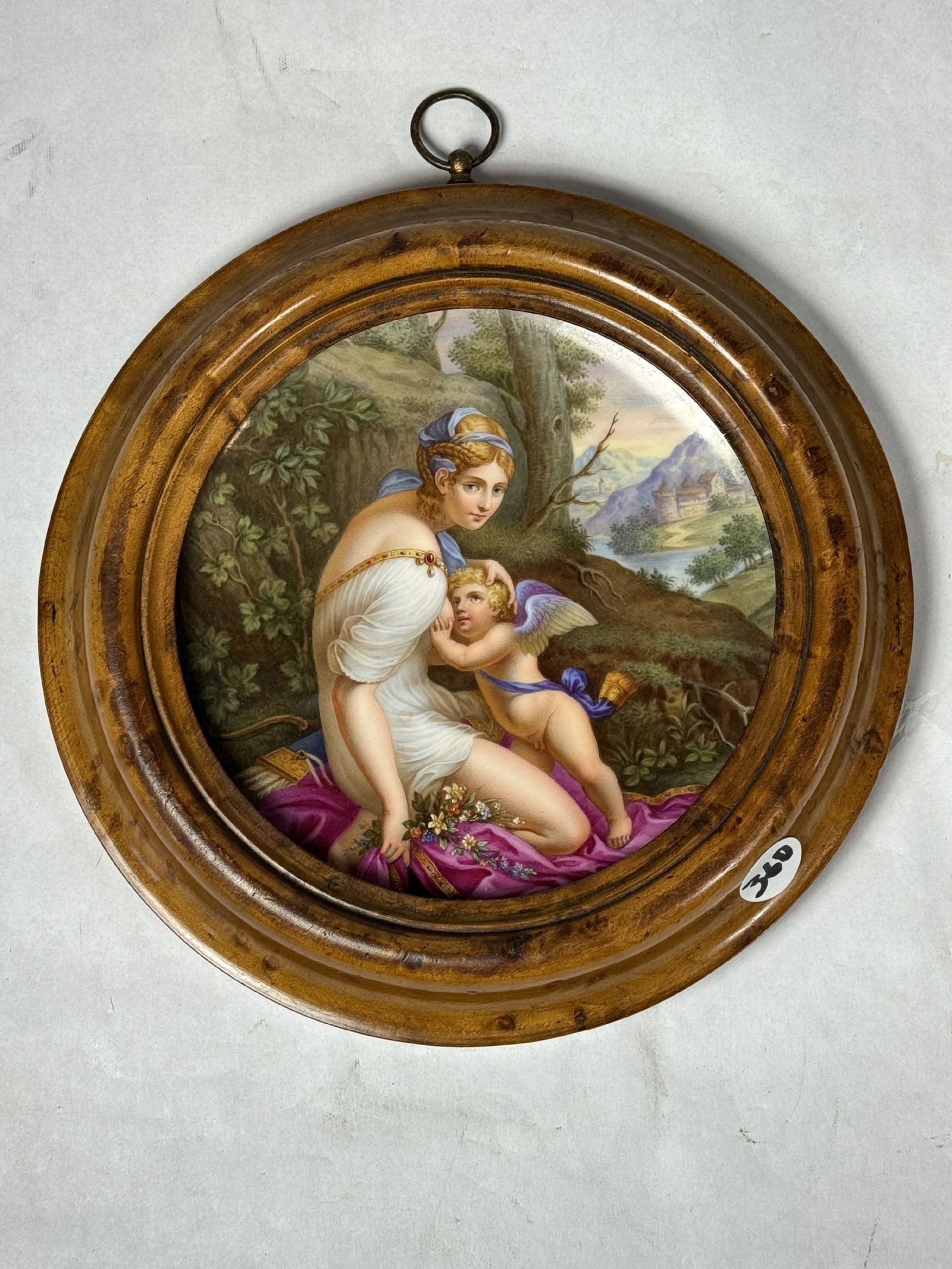 ROYAL VIENNA PLAQUE "VENUS SAUGT DEN AMOR", 8.5" DIAMETER FRAMED AND 5.75" DIAMETER SIGHT: ROYAL VIENNA PLAQUE "VENUS SAUGT DEN AMOR", 8.5" DIAMETER FRAMED AND 5.75" DIAMETER SIGHT