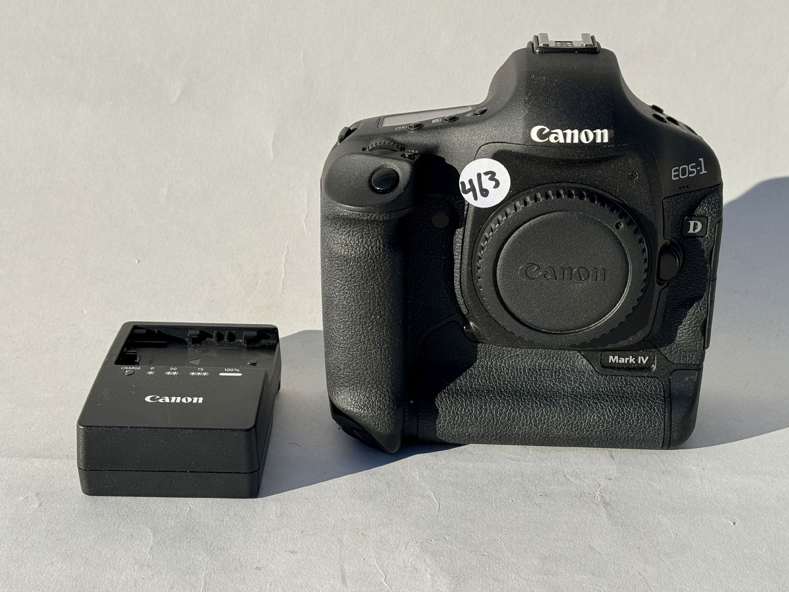 CANON EOS MARK IV DIGITAL CAMERA W/ CHARGER (1 of 5)