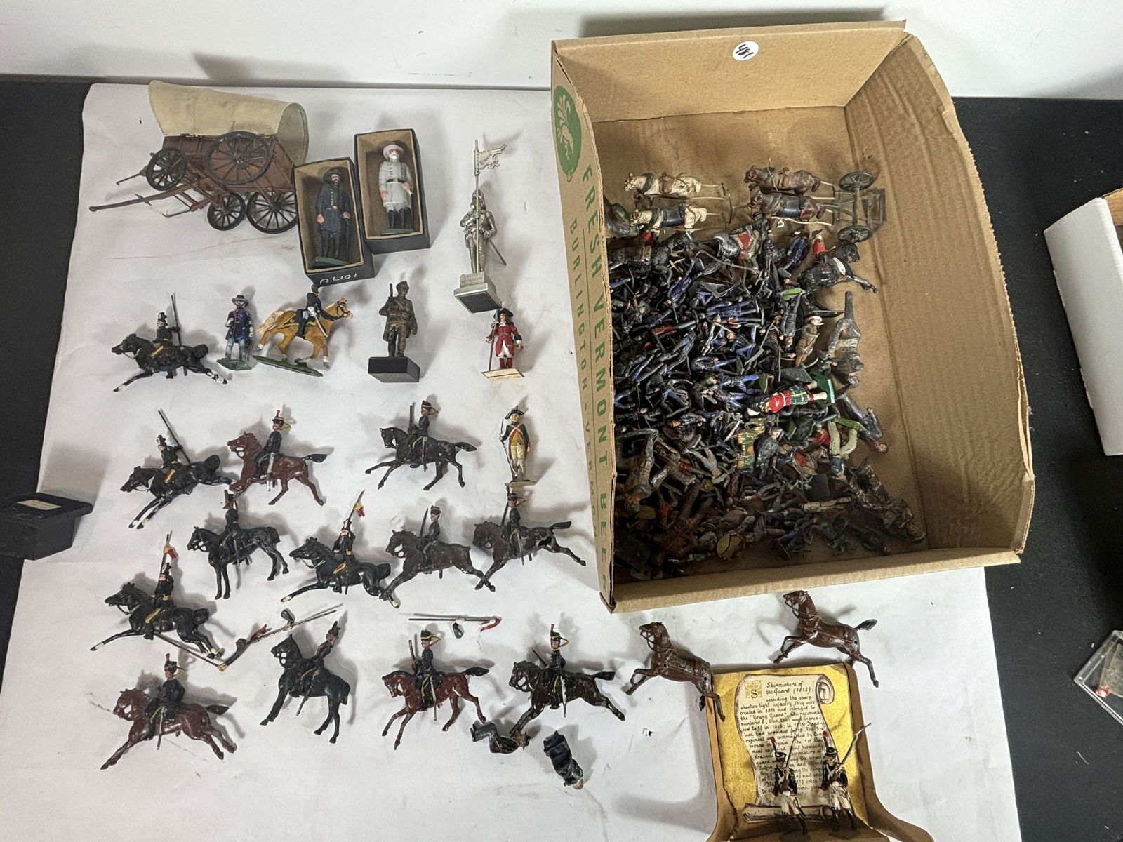 TWO FLATS OF ANTIQUE LEAD SOLDIERS (1 of 4)