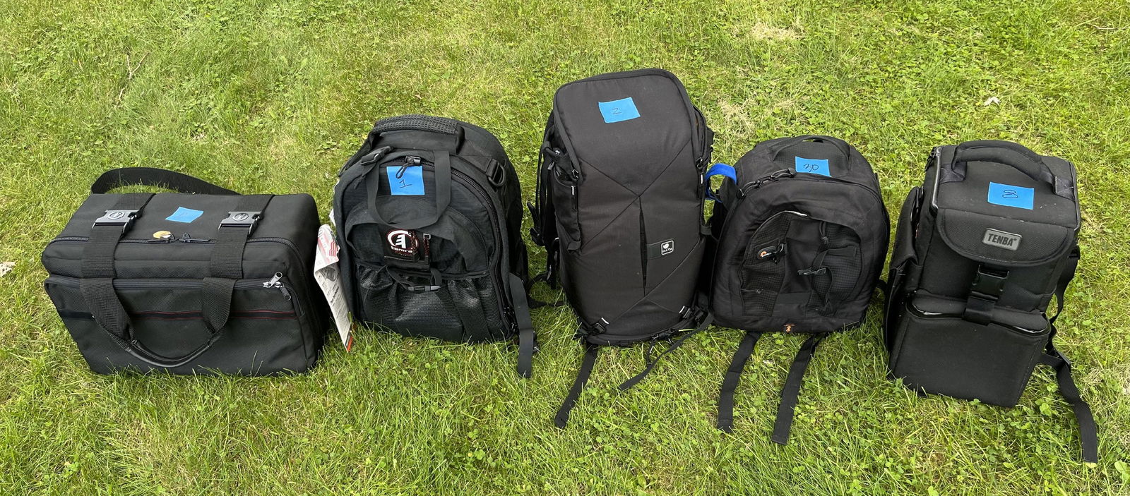 LIKE NEW CAMERA BAG LOT 4 (1 of 1)