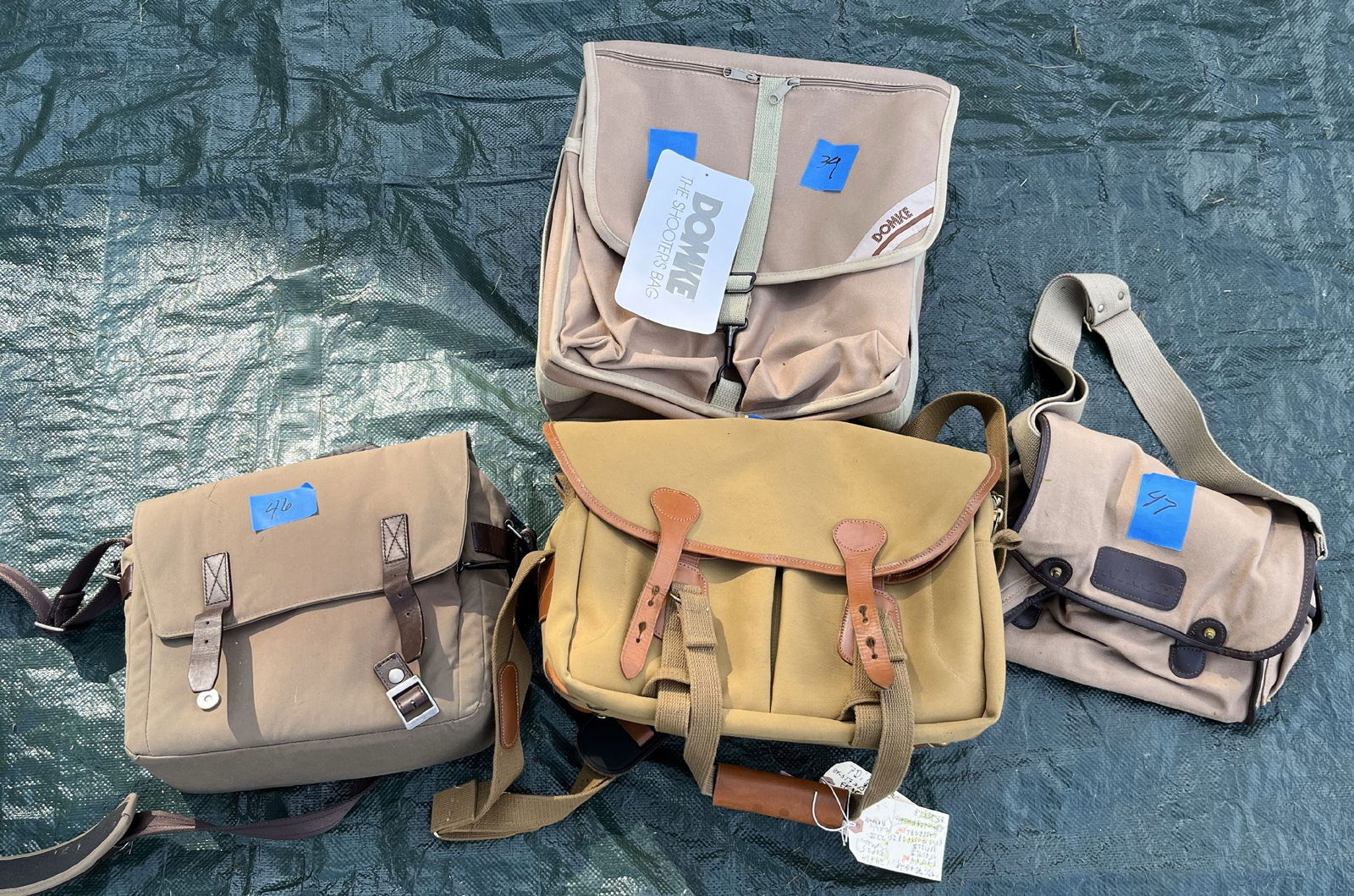 LIKE NEW CAMERA BAG LOT 11 (1 of 1)