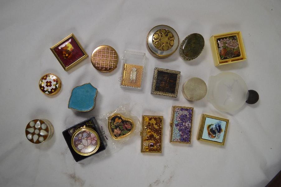 GROUPING OF PILL BOXES: GROUPING OF PILL BOXES