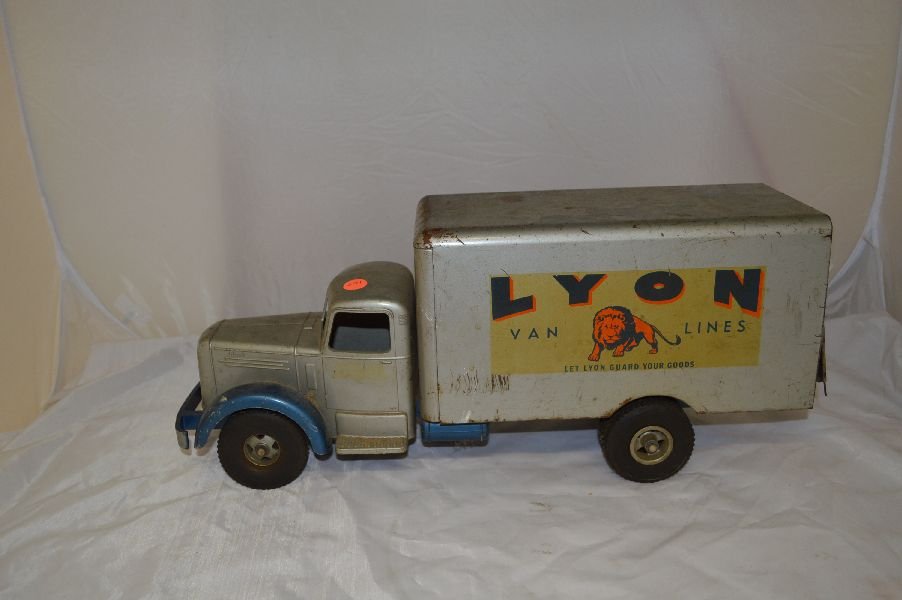 1950S MACK ADVERTISING/MOVING TRUCK - LYONS VAN : 1950S MACK ADVERTISING/MOVING TRUCK - LYONS VAN LINES