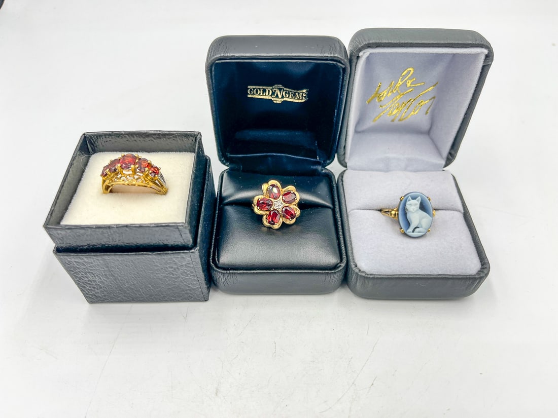 THREE 10K GOLD RINGS, 10.3 GRAMS. TWO SIZE 7 AND ONE SIZE 6.5 (1 of 7)