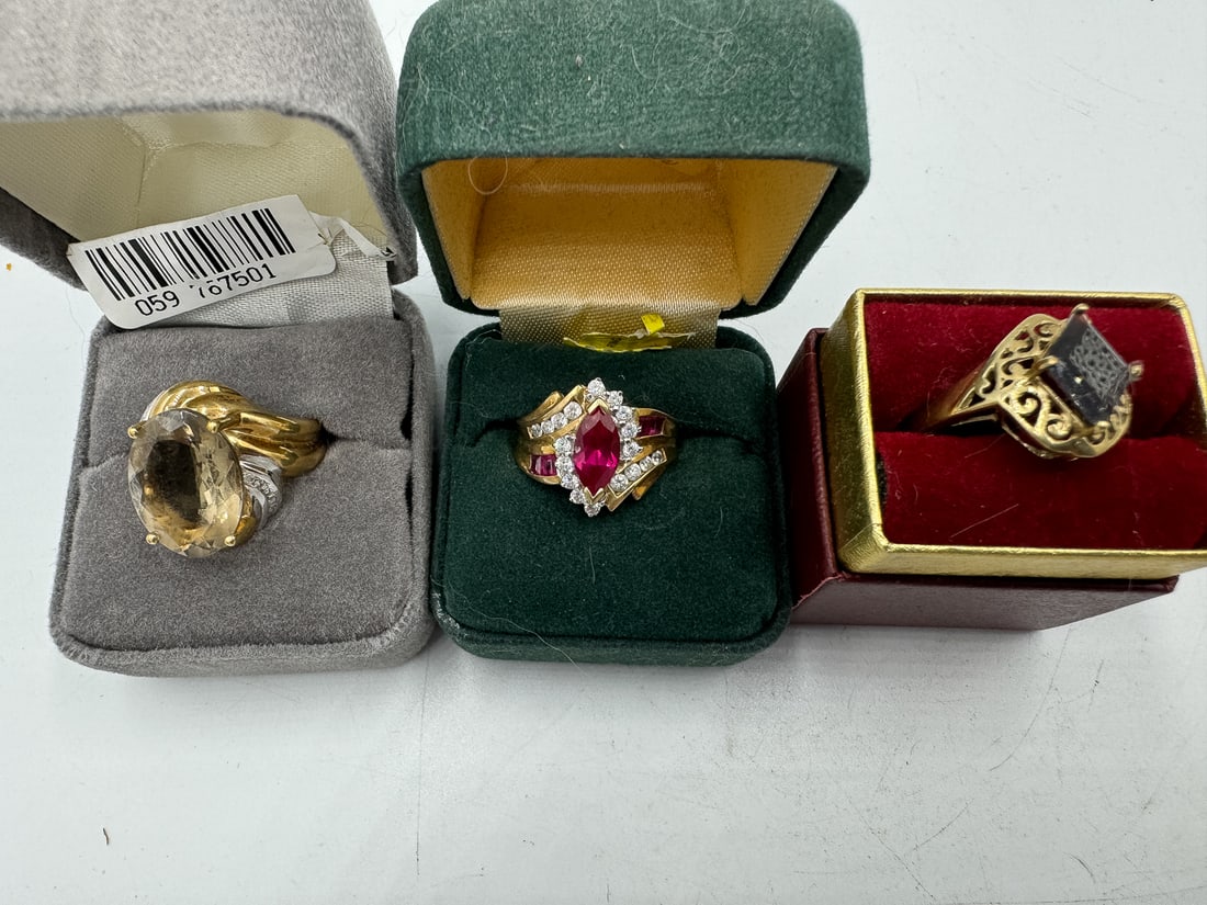 THREE 10K GOLD AND GEMSTONE RINGS, 10.89 GRAMS. SIZE 7 (1 of 9)