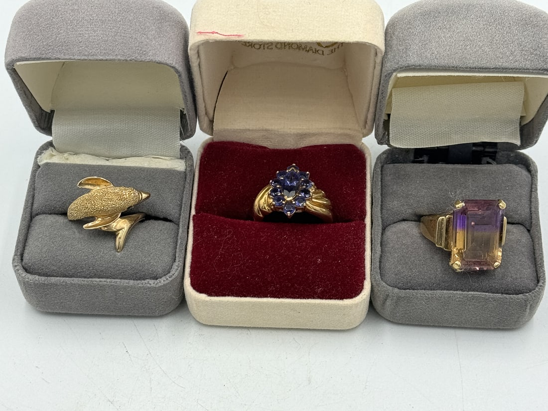 THREE 10K GOLD AND GEMSTONE RINGS, 15.96 GRAMS. TWO SIZE 6.5, ONE SIZE 7 (1 of 7)