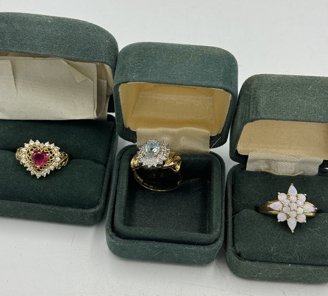 THREE 10K GOLD AND GEMSTONE RINGS, 8.82 GRAMS. SIZE 7 (1 of 10)