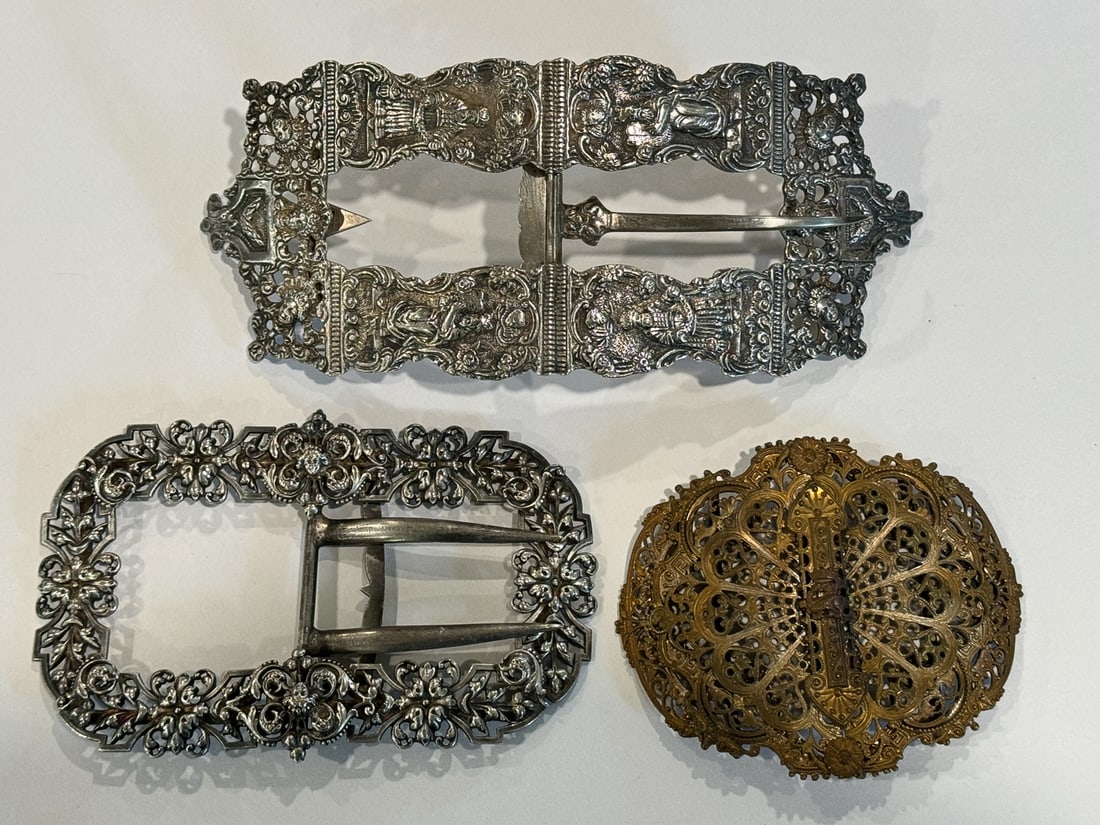 TWO GERMAN SILVER VICTORIAN BUCKLES AND ONE VICTORIAN GOLD WASHBUCKLE (1 of 8)