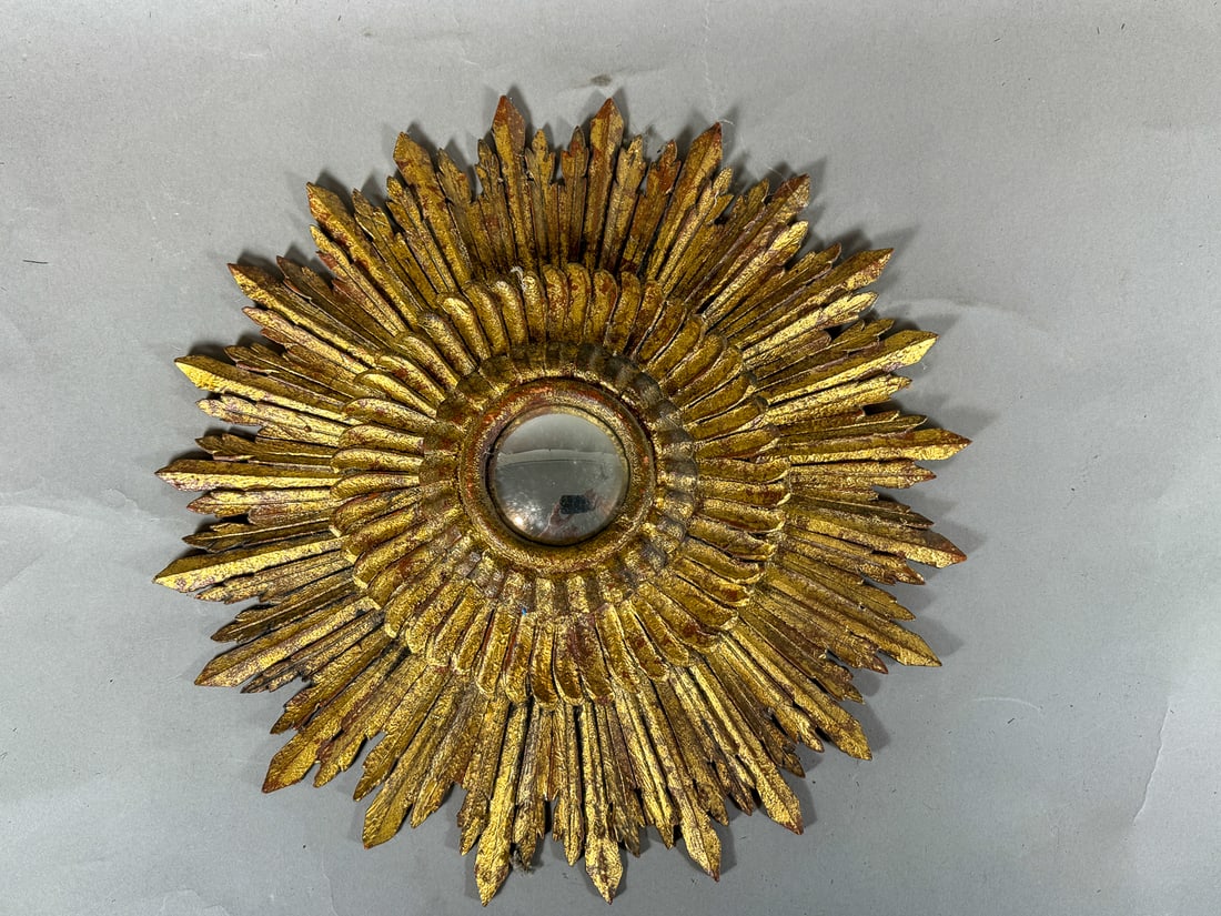 A 19TH CENTURY GILDED SUNBURST MIRROR, 17" DIAMETER (1 of 7)