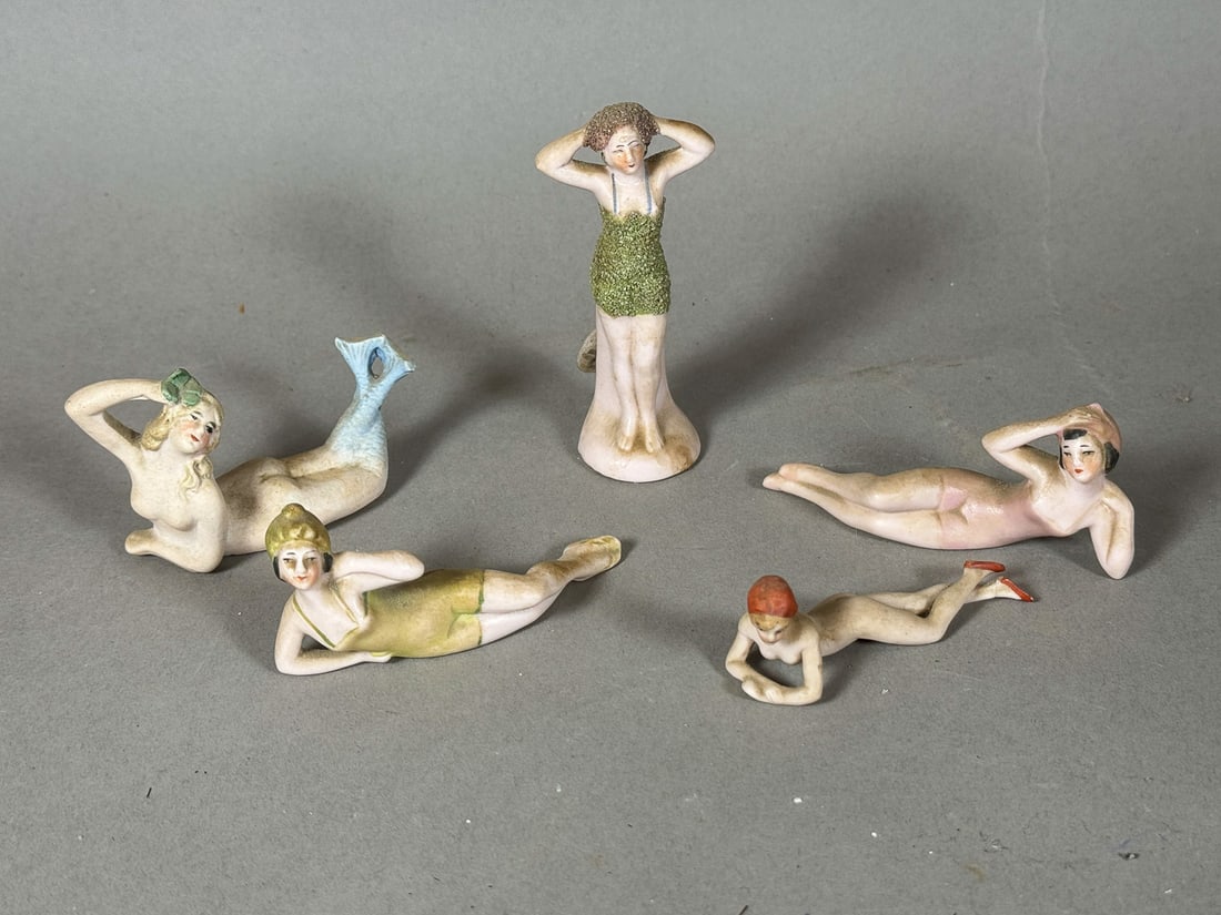 A 1935 TIN LITHOGRAPH MICKEY MOUSE BEACH PAIL (1 of 6)